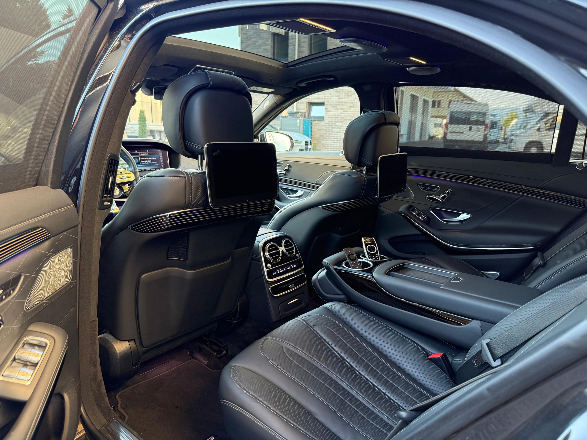 MERCEDES-BENZ S 560 L 4Matic 9G-Tronic-image-9