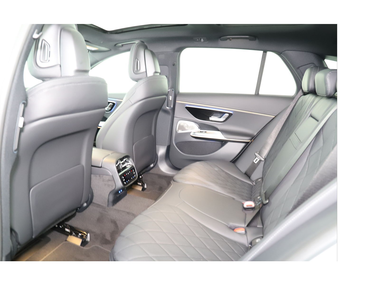 MERCEDES-BENZ E 220 d T 4M 9G-Tronic-image-10