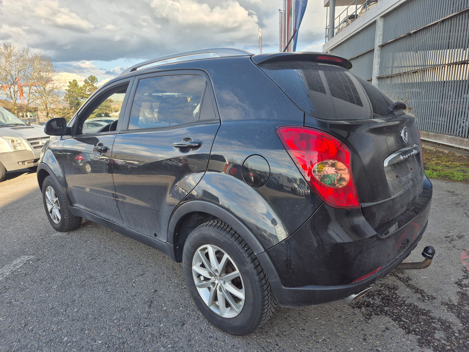 KGM-SsangYong Korando 2.0 e-XDI Sapphire 4WD Automatic-image-6