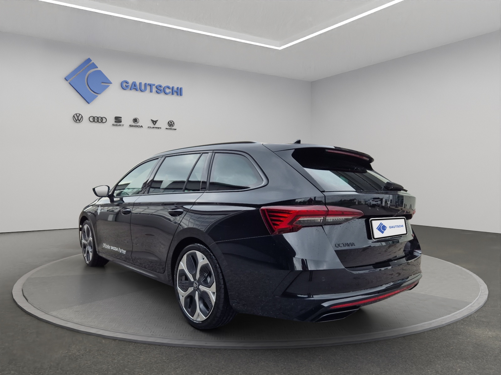 SKODA Octavia Combi 2.0 TSI DSG RS-image-2
