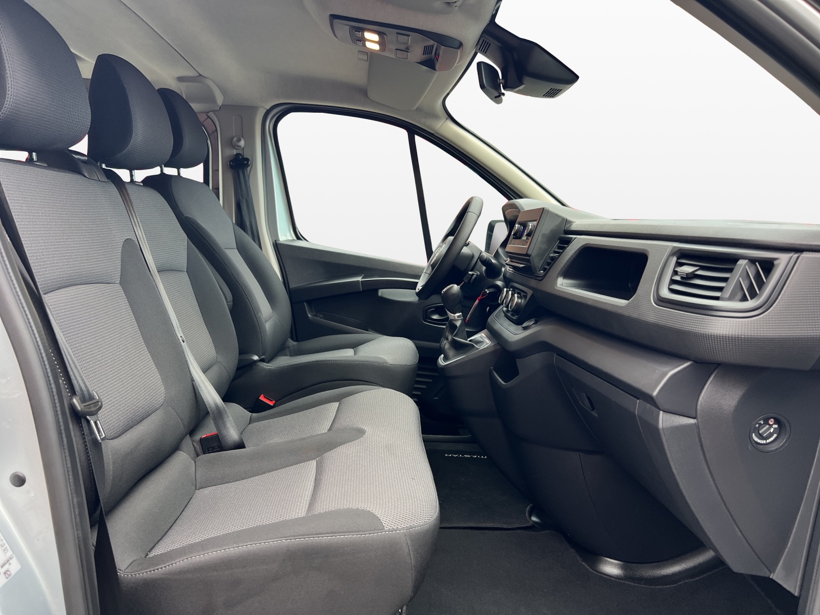 NISSAN Primastar dCi 170 3.0 L2H1 9 Pl. Tekna DCT-image-14