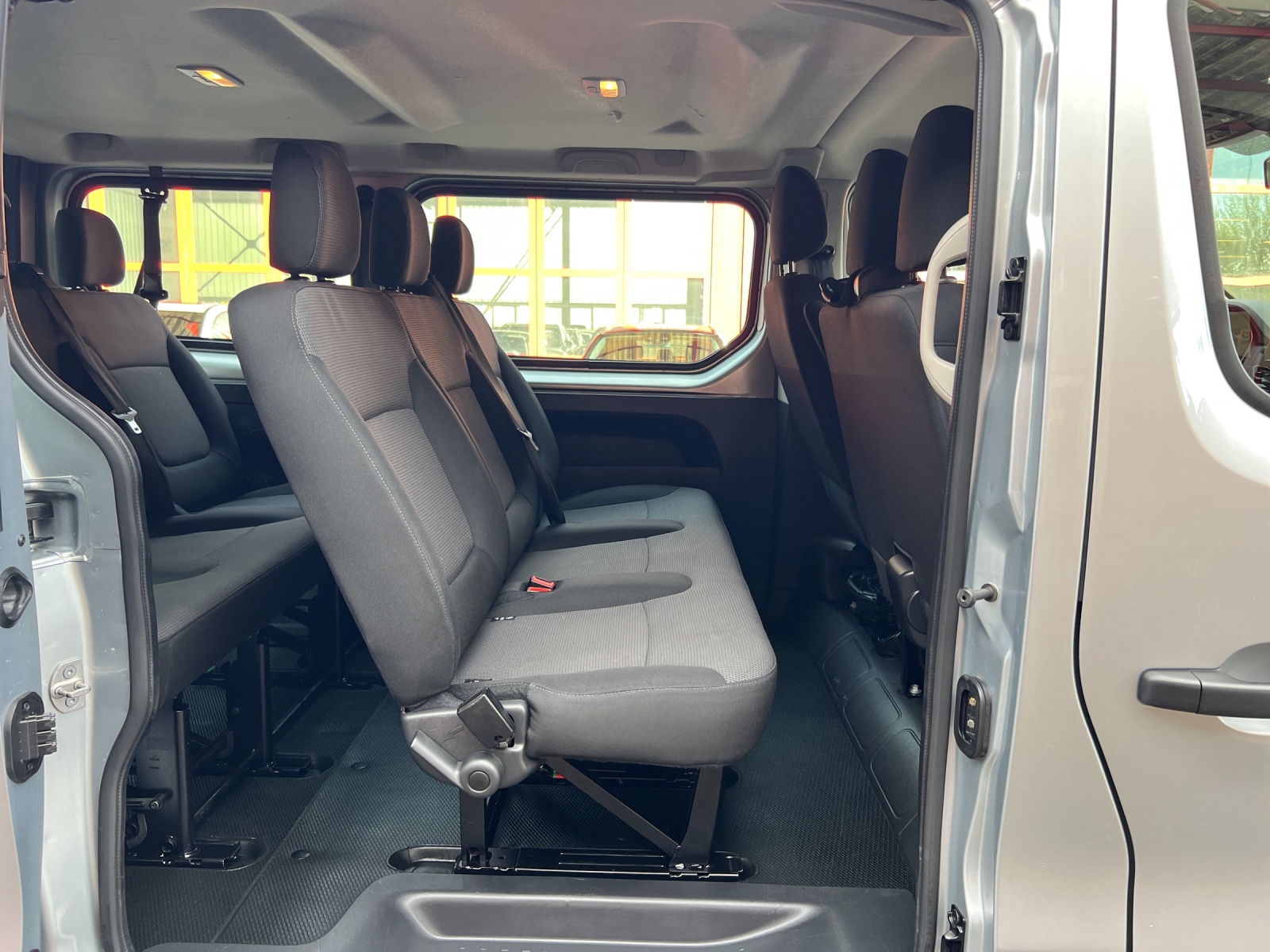 NISSAN Primastar dCi 170 3.0 L2H1 9 Pl. Tekna DCT-image-25