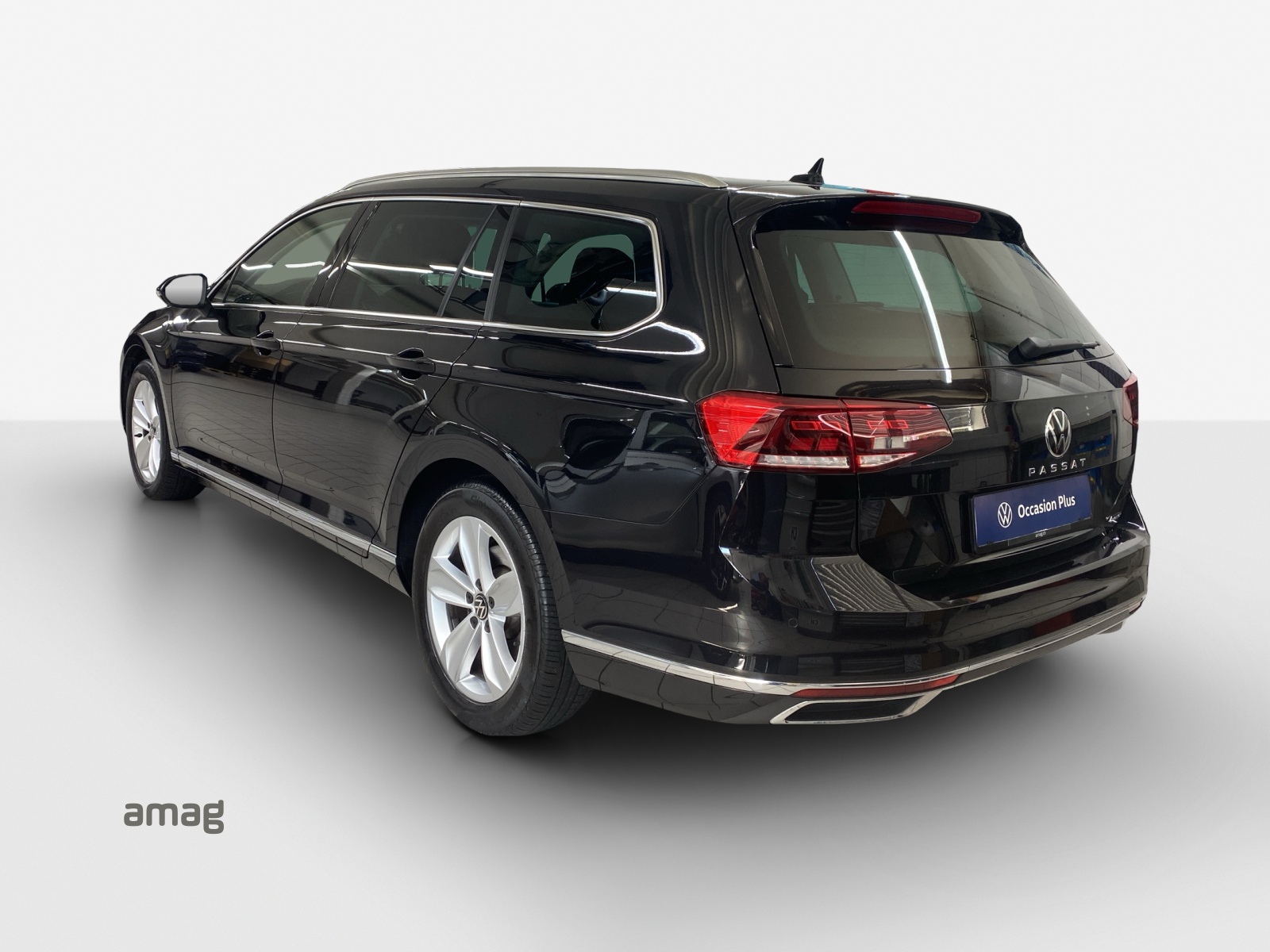 VW Passat 2.0 TDI BMT Elegance 4Motion DSG-image-2