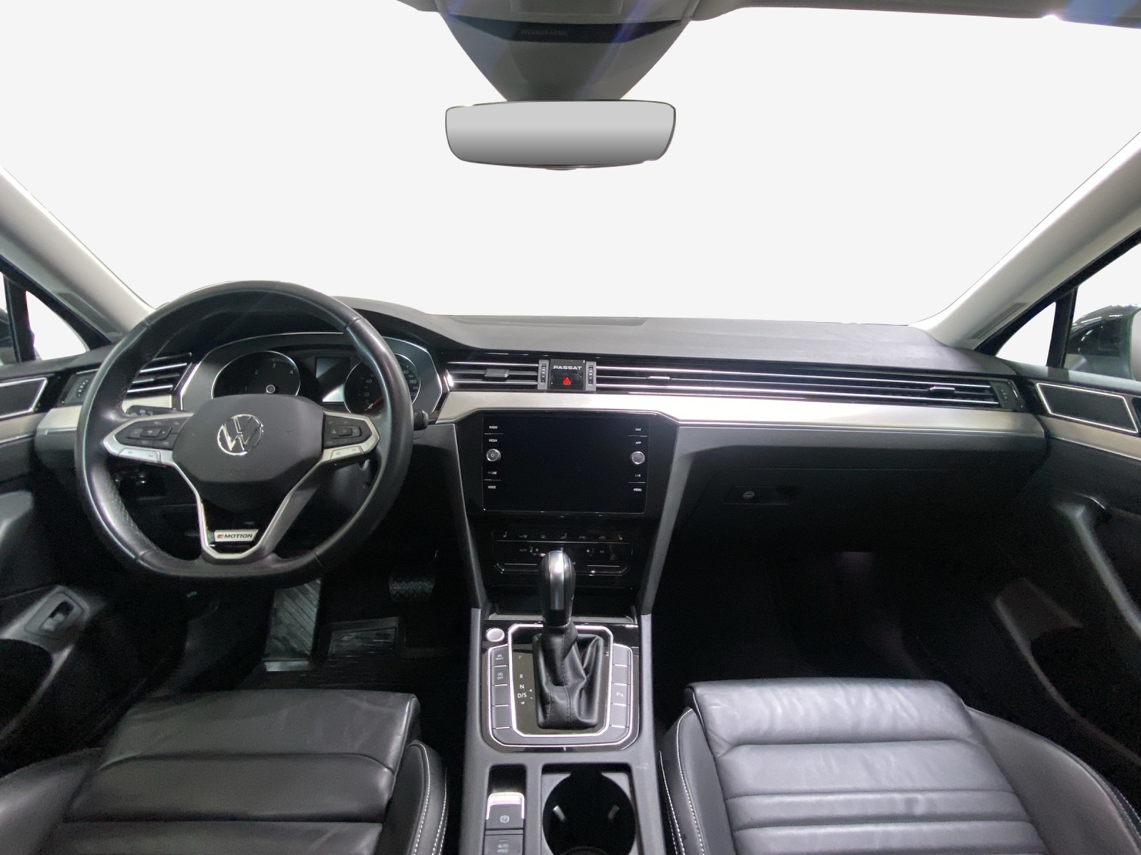VW Passat 2.0 TDI BMT Elegance 4Motion DSG-image-8