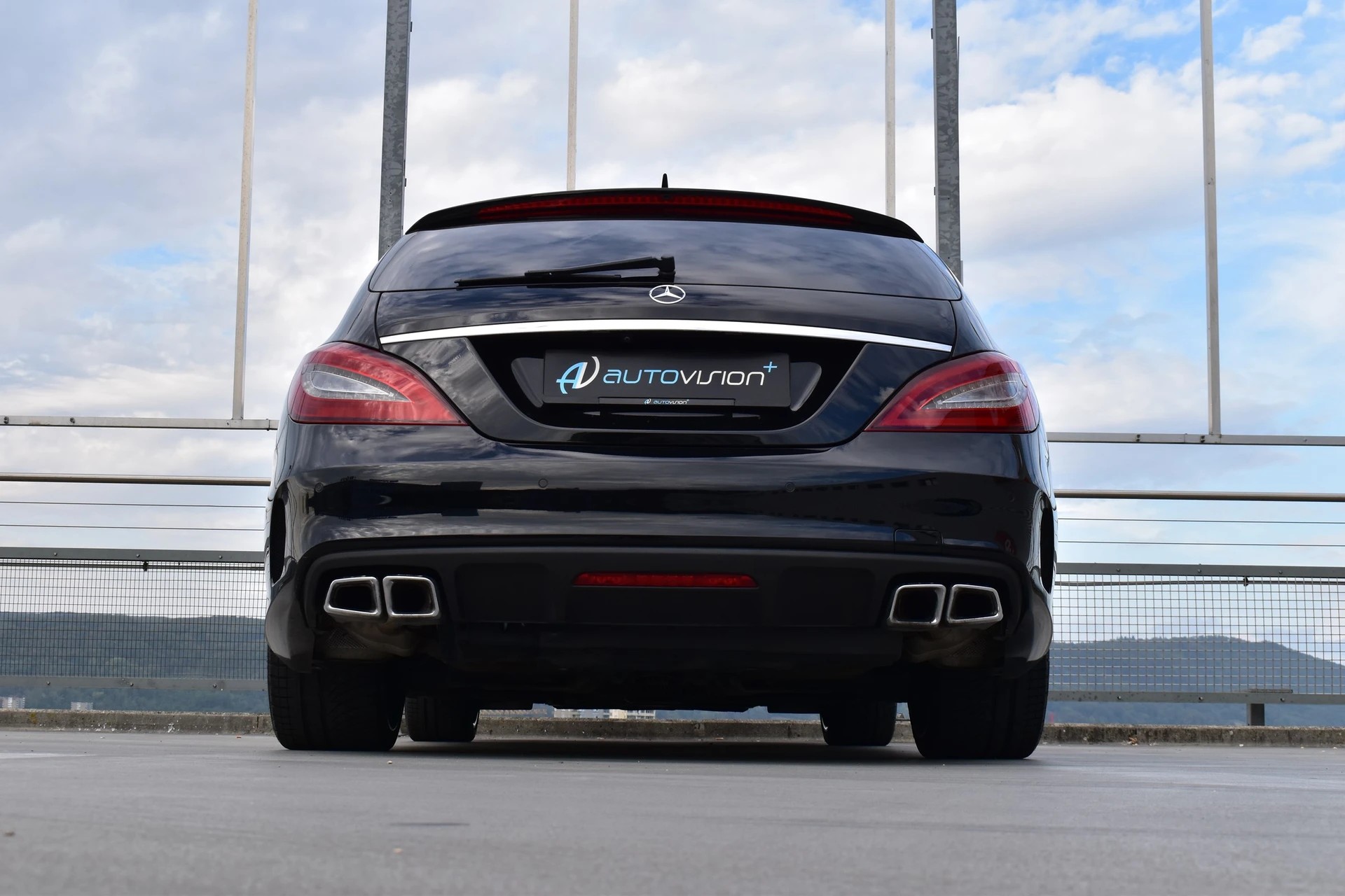 MERCEDES-BENZ CLS SHOOTING BRAKE 63 AMG S 4MATIC SPEEDSHIFT MCT l 585 PS-image-18
