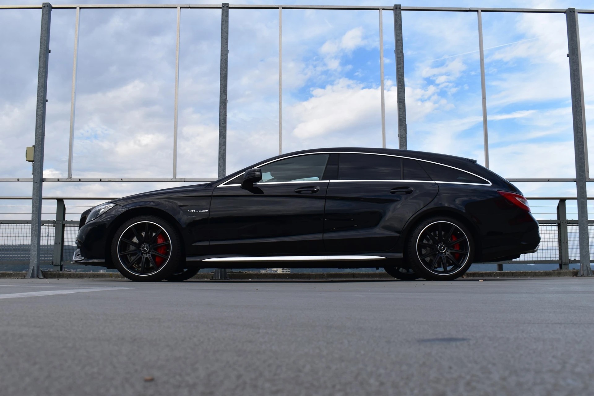 MERCEDES-BENZ CLS SHOOTING BRAKE 63 AMG S 4MATIC SPEEDSHIFT MCT l 585 PS-showroom-element-3