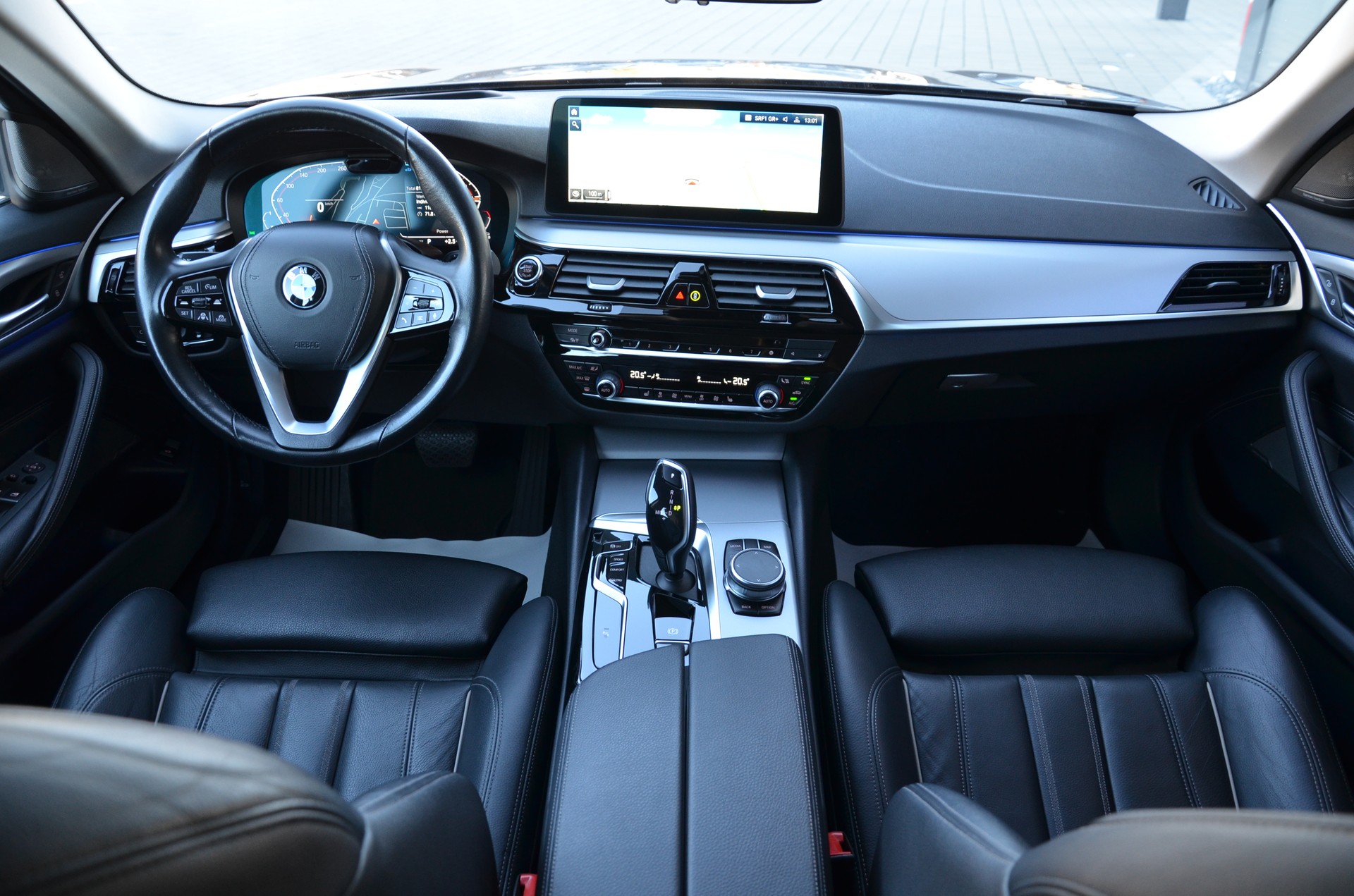 BMW 520d xDrive 48V Touring Steptronic*Ab MFK,BMW Werksgarantie bis 05.2026**-image-12