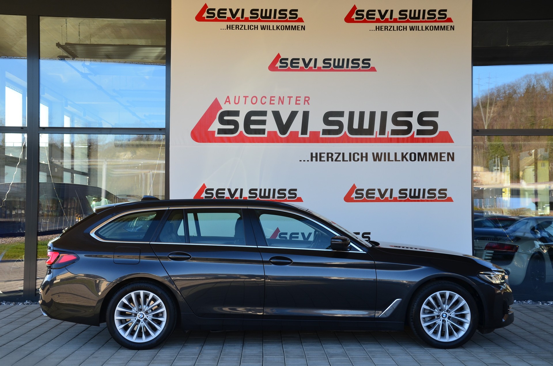 BMW 520d xDrive 48V Touring Steptronic*Ab MFK,BMW Werksgarantie bis 05.2026**-image-4