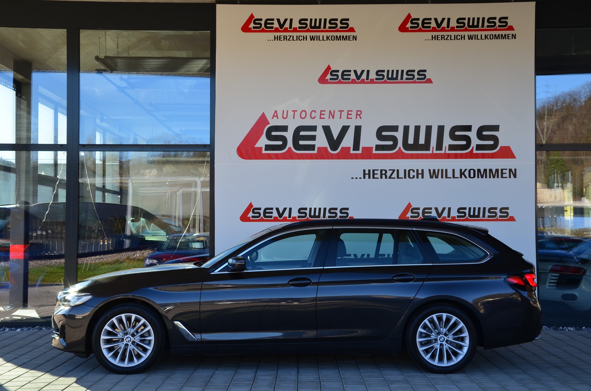 BMW 520d xDrive 48V Touring Steptronic*Ab MFK,BMW Werksgarantie bis 05.2026**-image-8