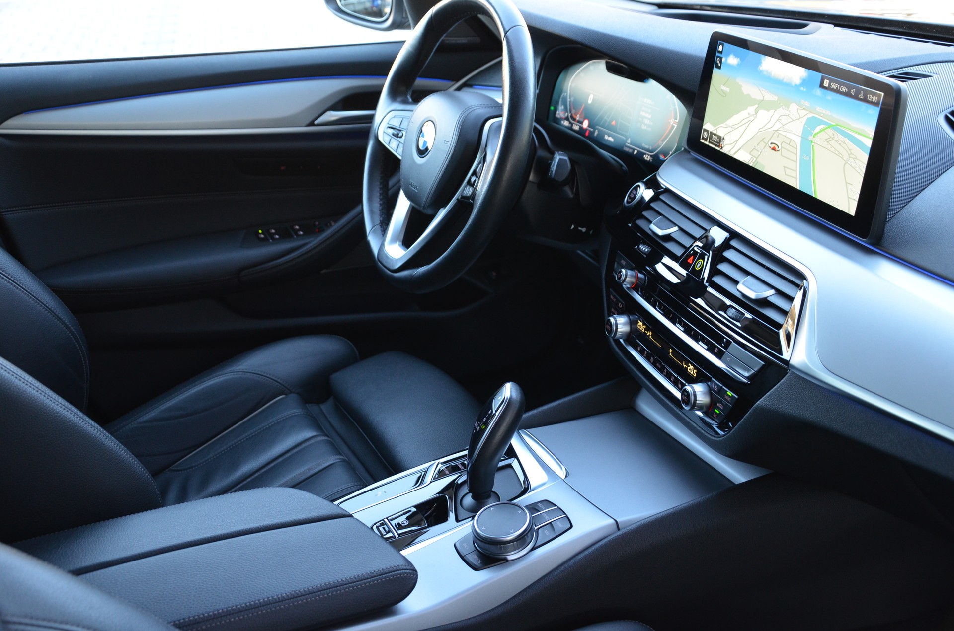 BMW 520d xDrive 48V Touring Steptronic*Ab MFK,BMW Werksgarantie bis 05.2026**-image-15