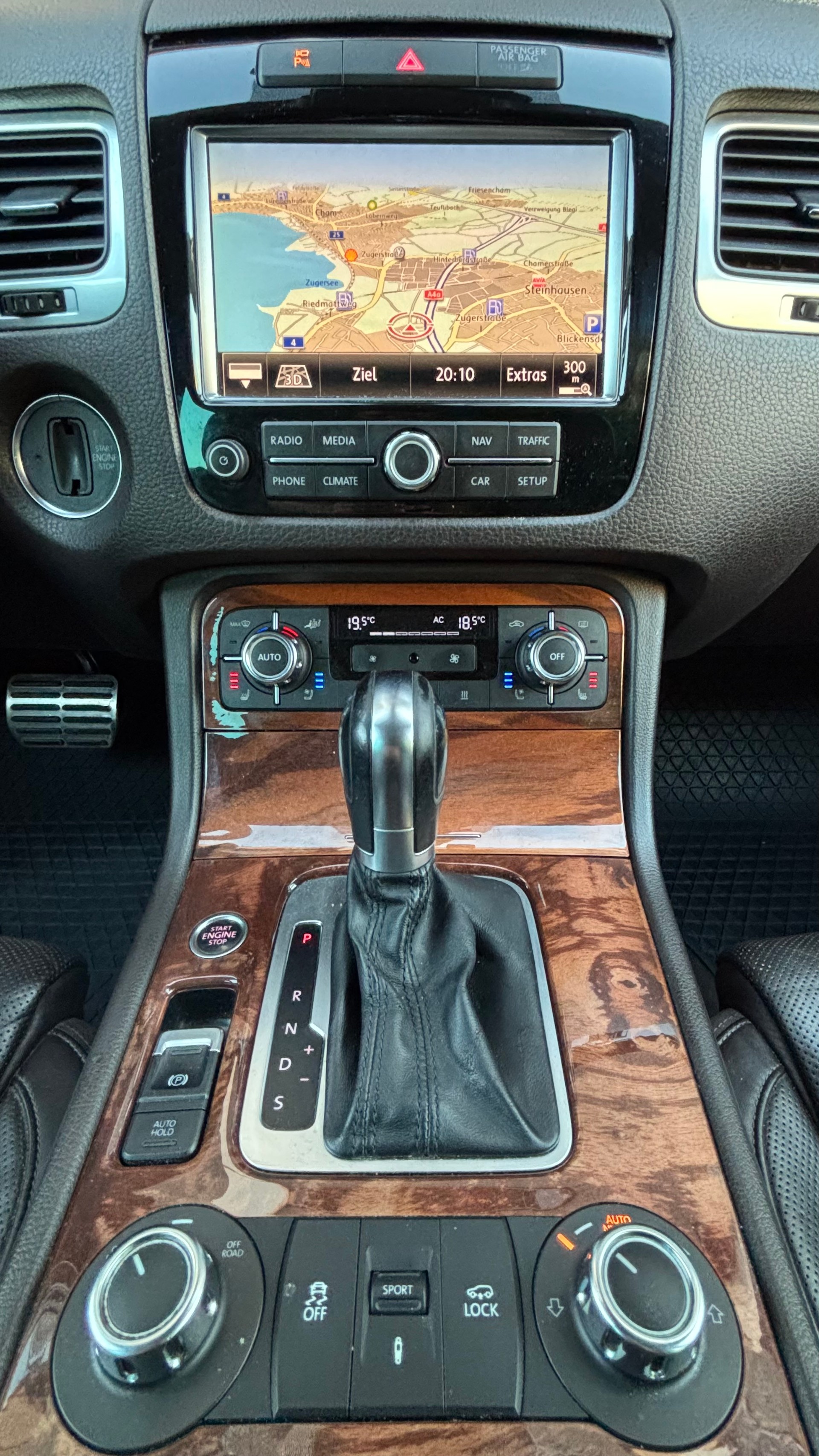 VW Touareg 4.2 TDI Tiptronic-image-10