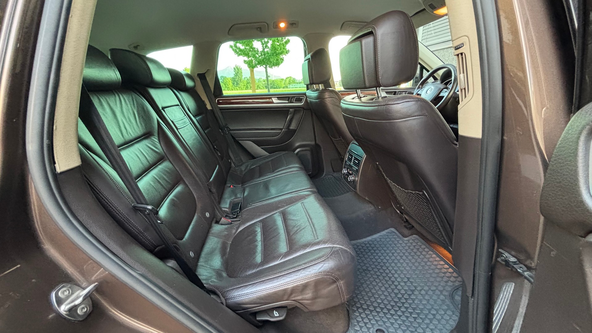 VW Touareg 4.2 TDI Tiptronic-image-9