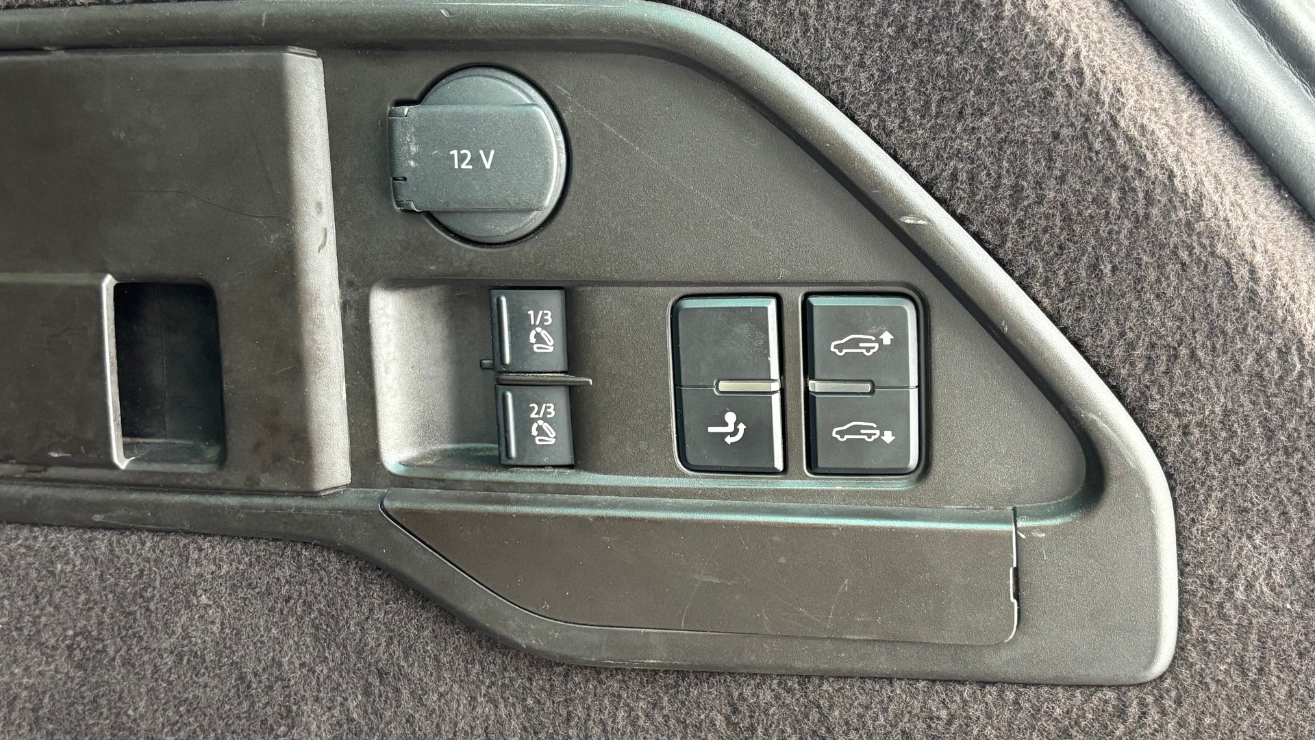 VW Touareg 4.2 TDI Tiptronic-image-14