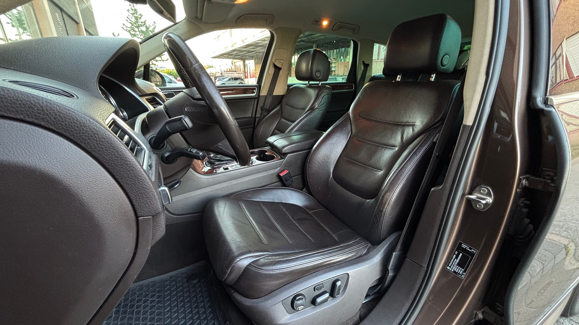 VW Touareg 4.2 TDI Tiptronic-image-7