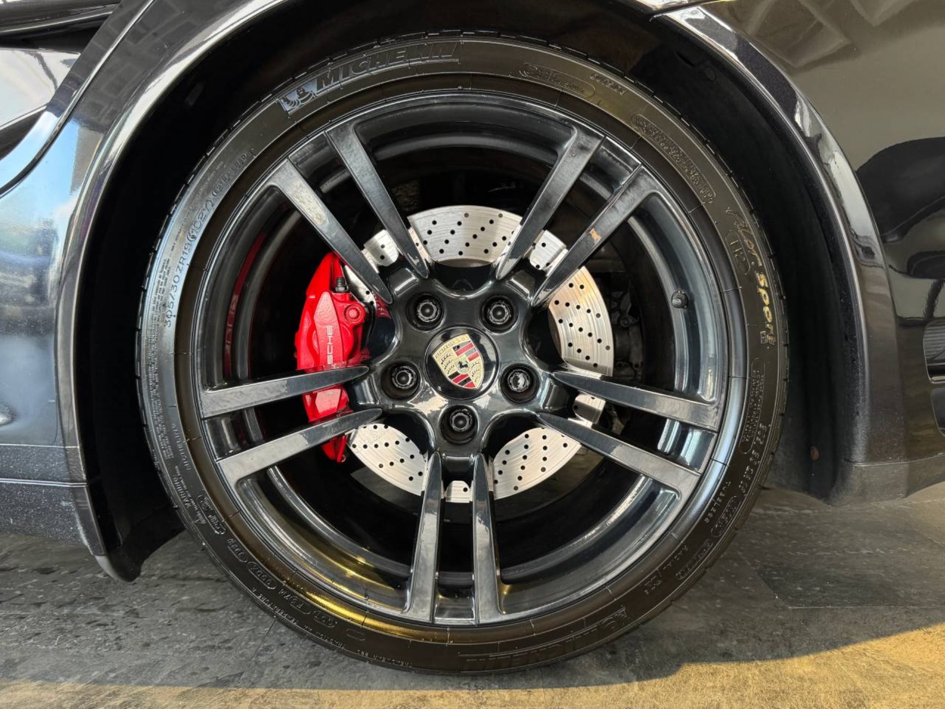 PORSCHE 911 Turbo Cabriolet-image-9