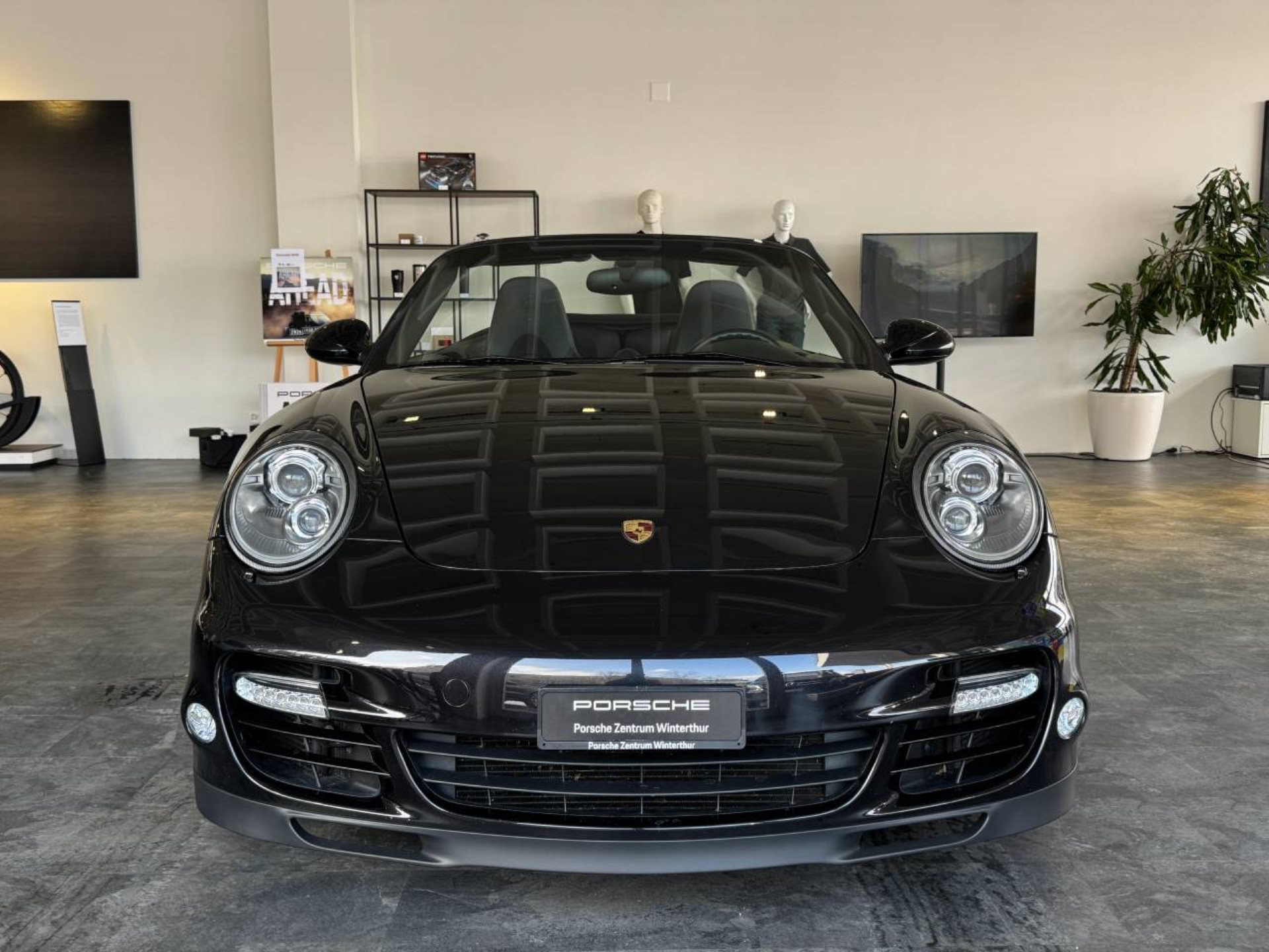 PORSCHE 911 Turbo Cabriolet-image-5
