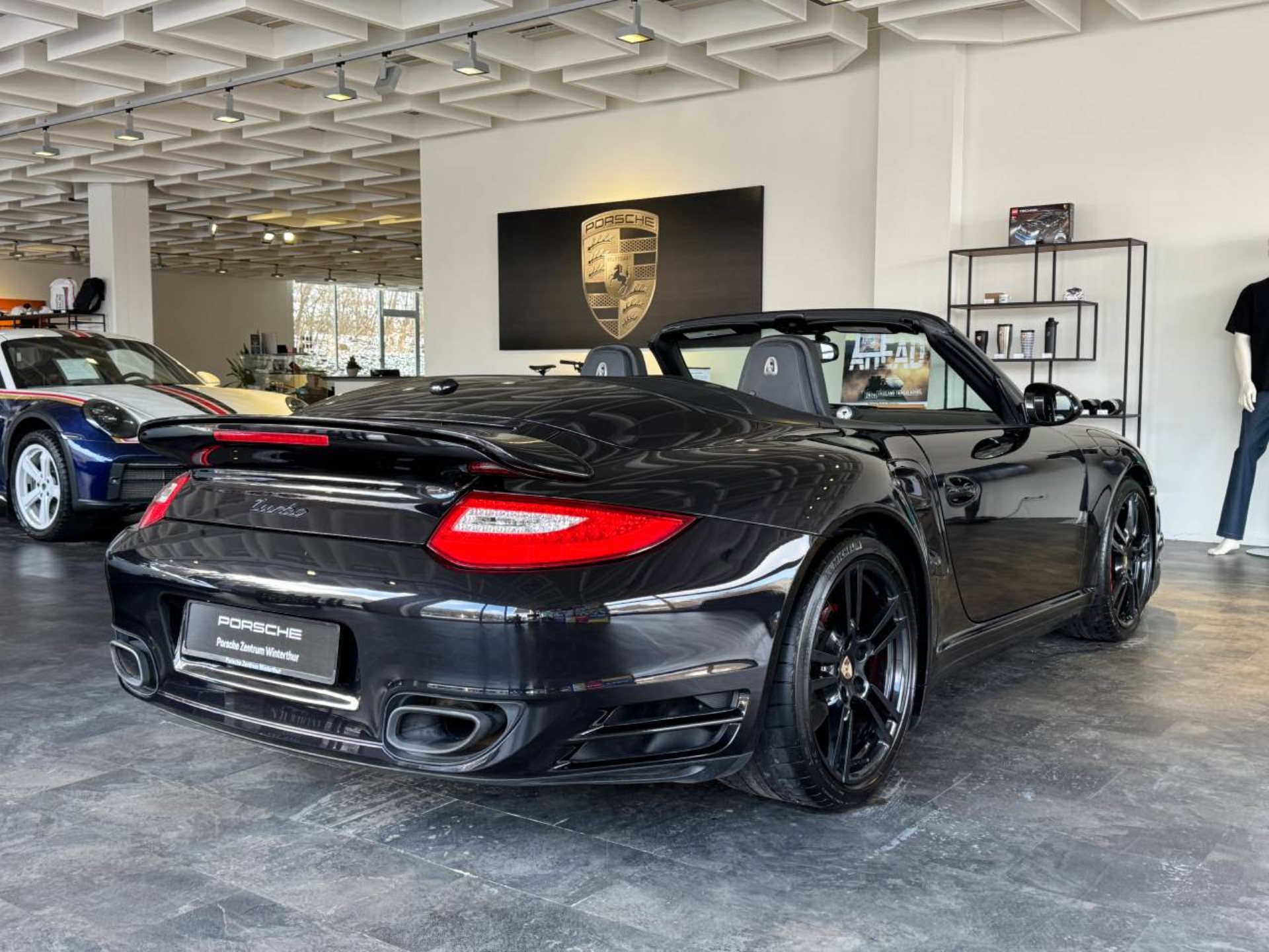 PORSCHE 911 Turbo Cabriolet-image-2
