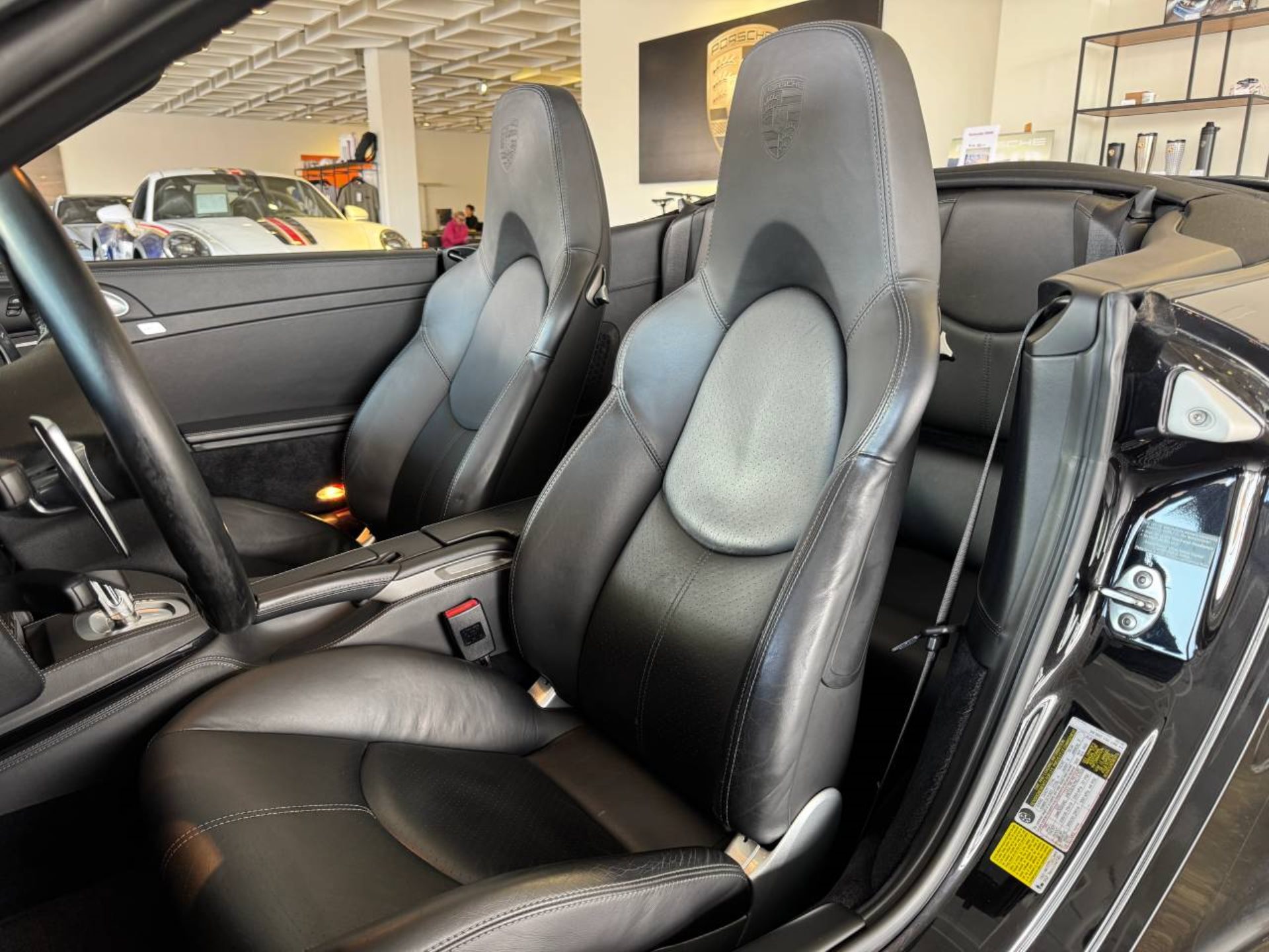 PORSCHE 911 Turbo Cabriolet-image-4