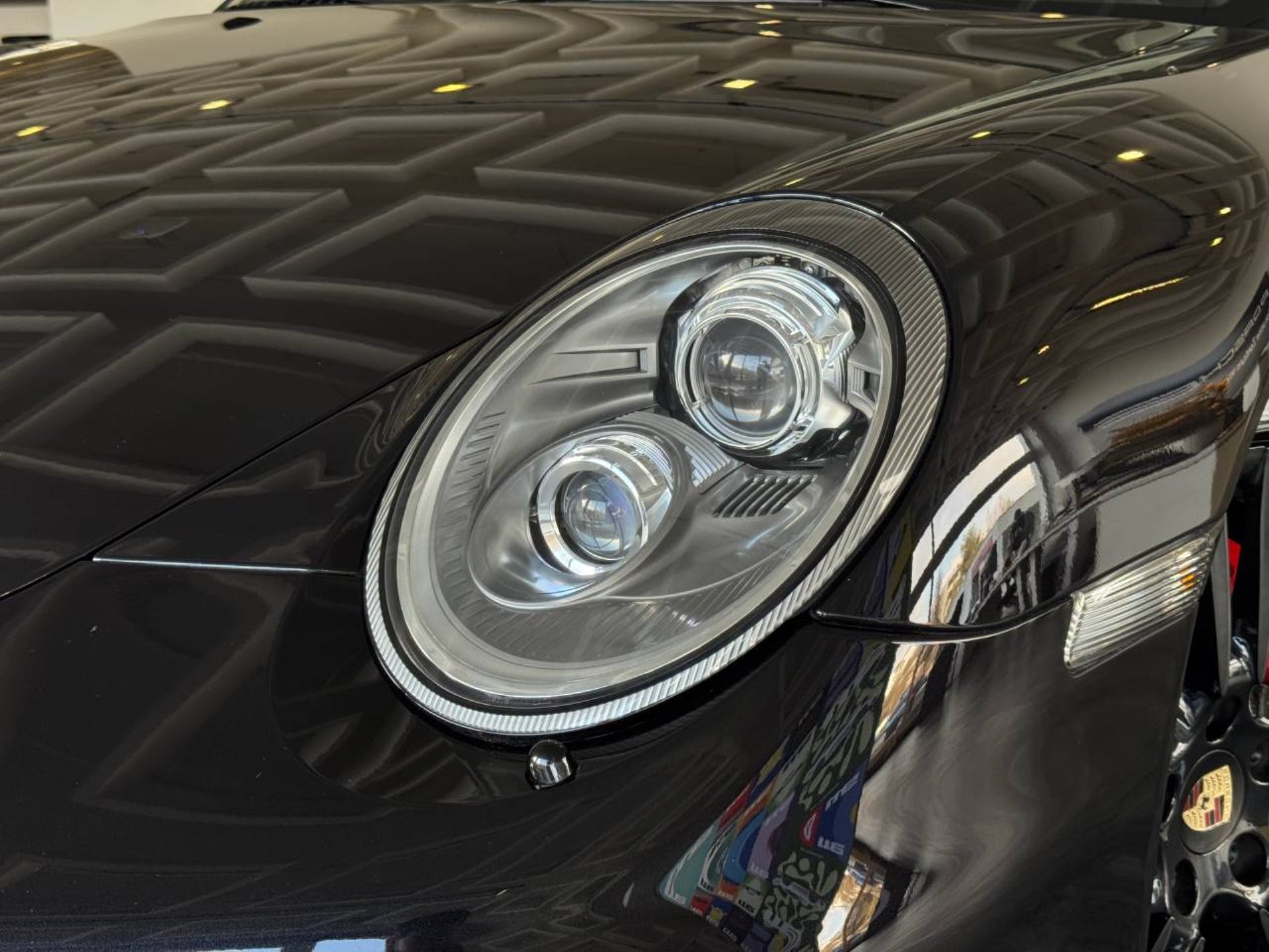 PORSCHE 911 Turbo Cabriolet-image-32