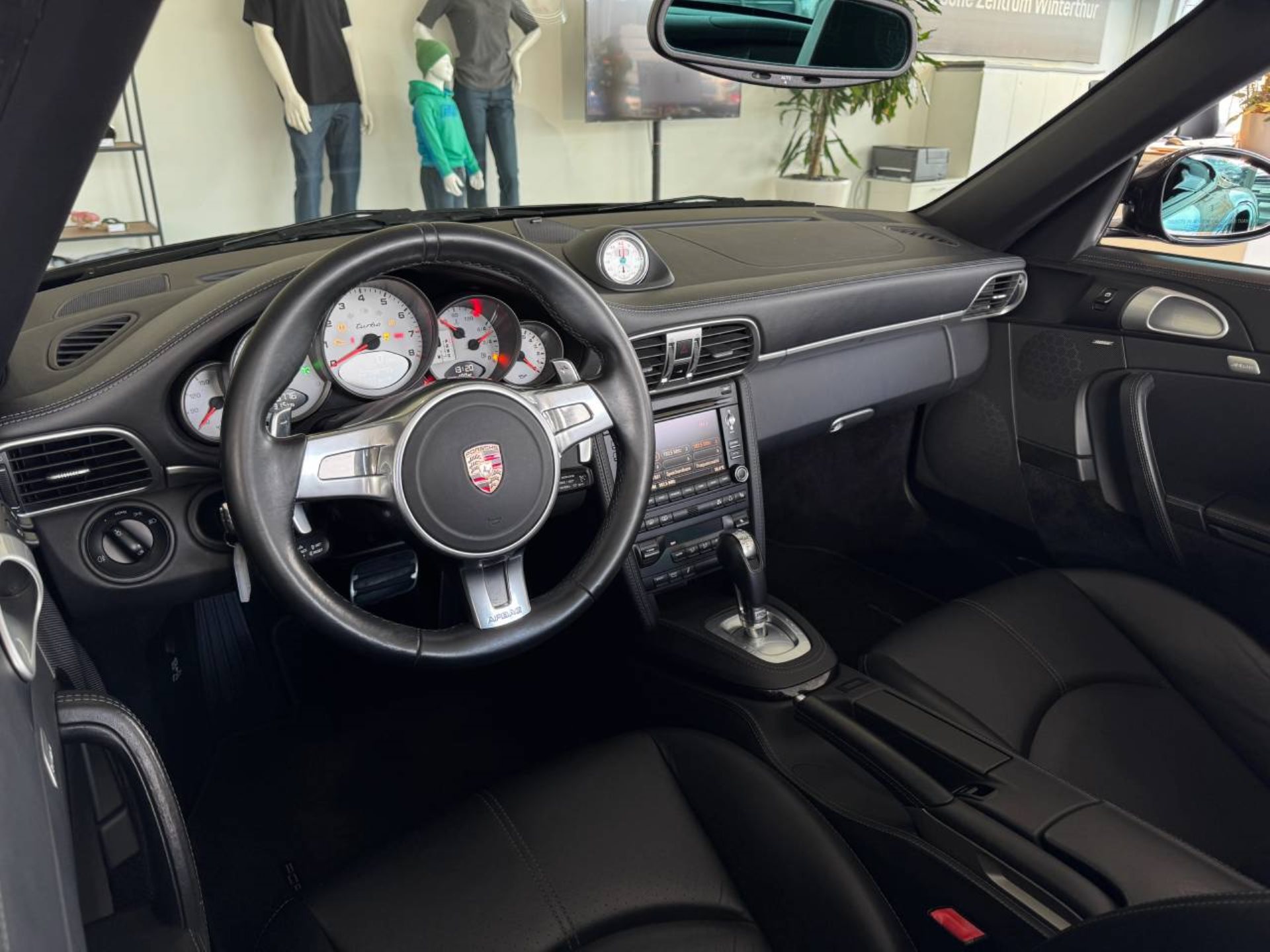 PORSCHE 911 Turbo Cabriolet-image-12