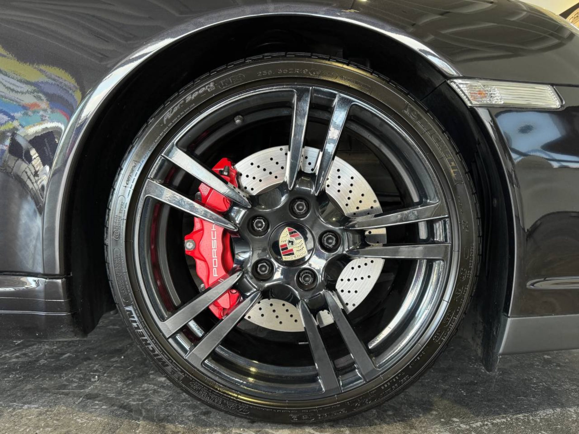 PORSCHE 911 Turbo Cabriolet-image-10