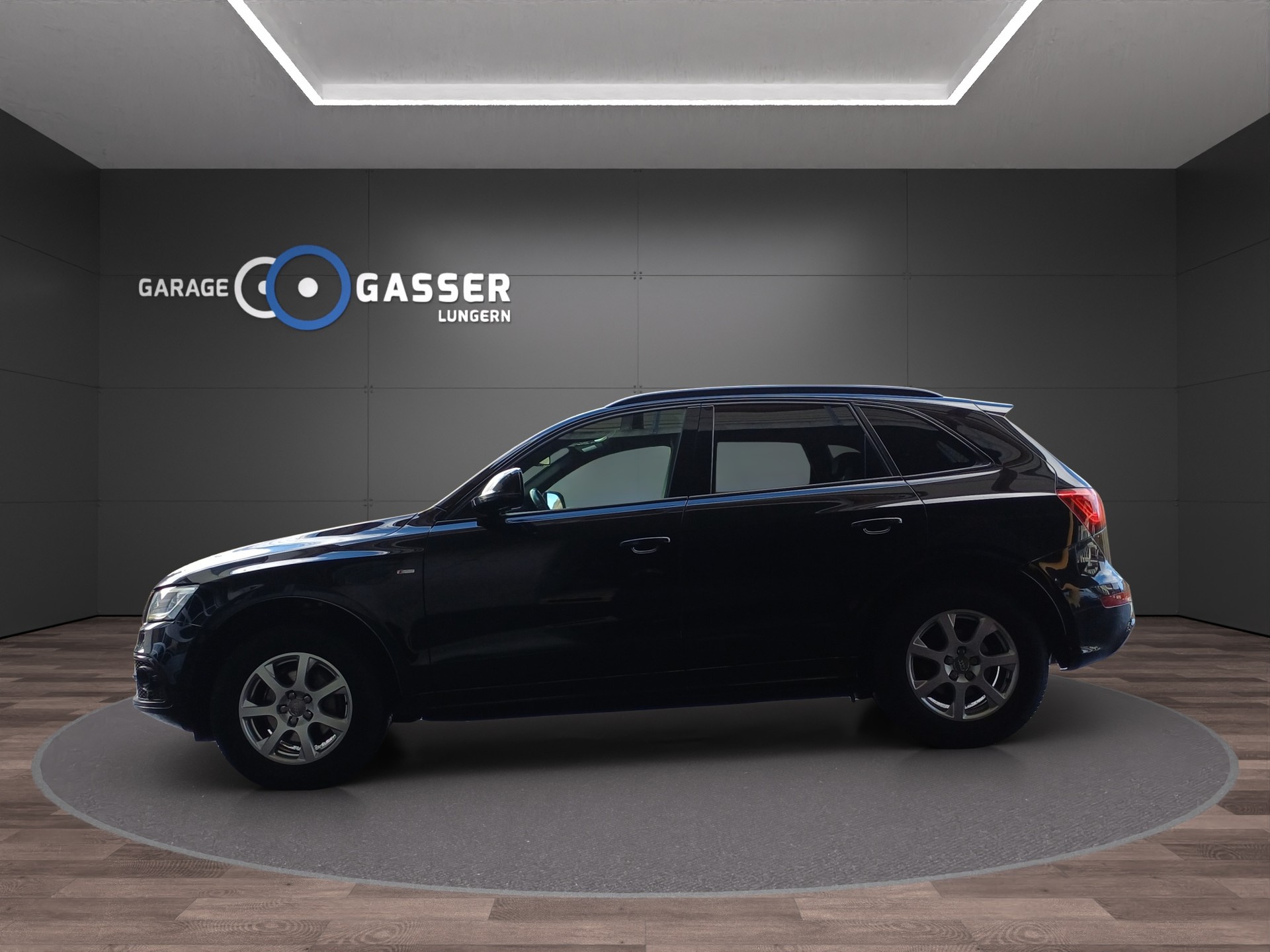 AUDI Q5 2.0 TDI quattro-image-3