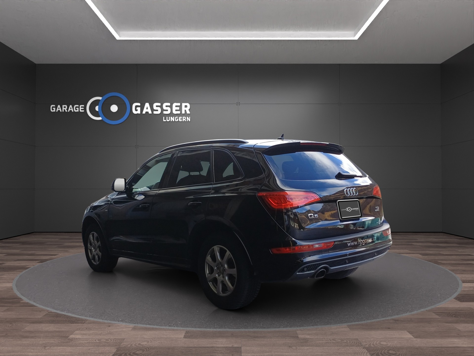 AUDI Q5 2.0 TDI quattro-image-4