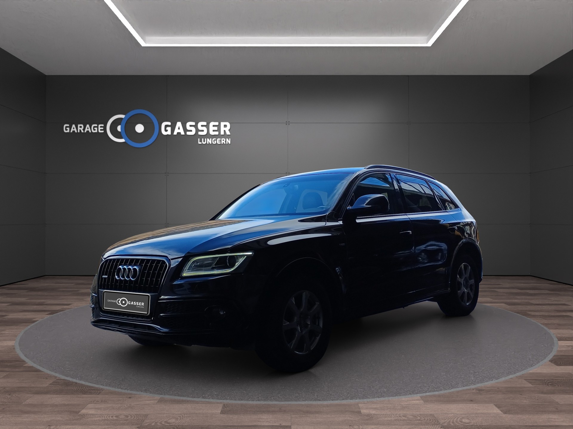 AUDI Q5 2.0 TDI quattro-image-2