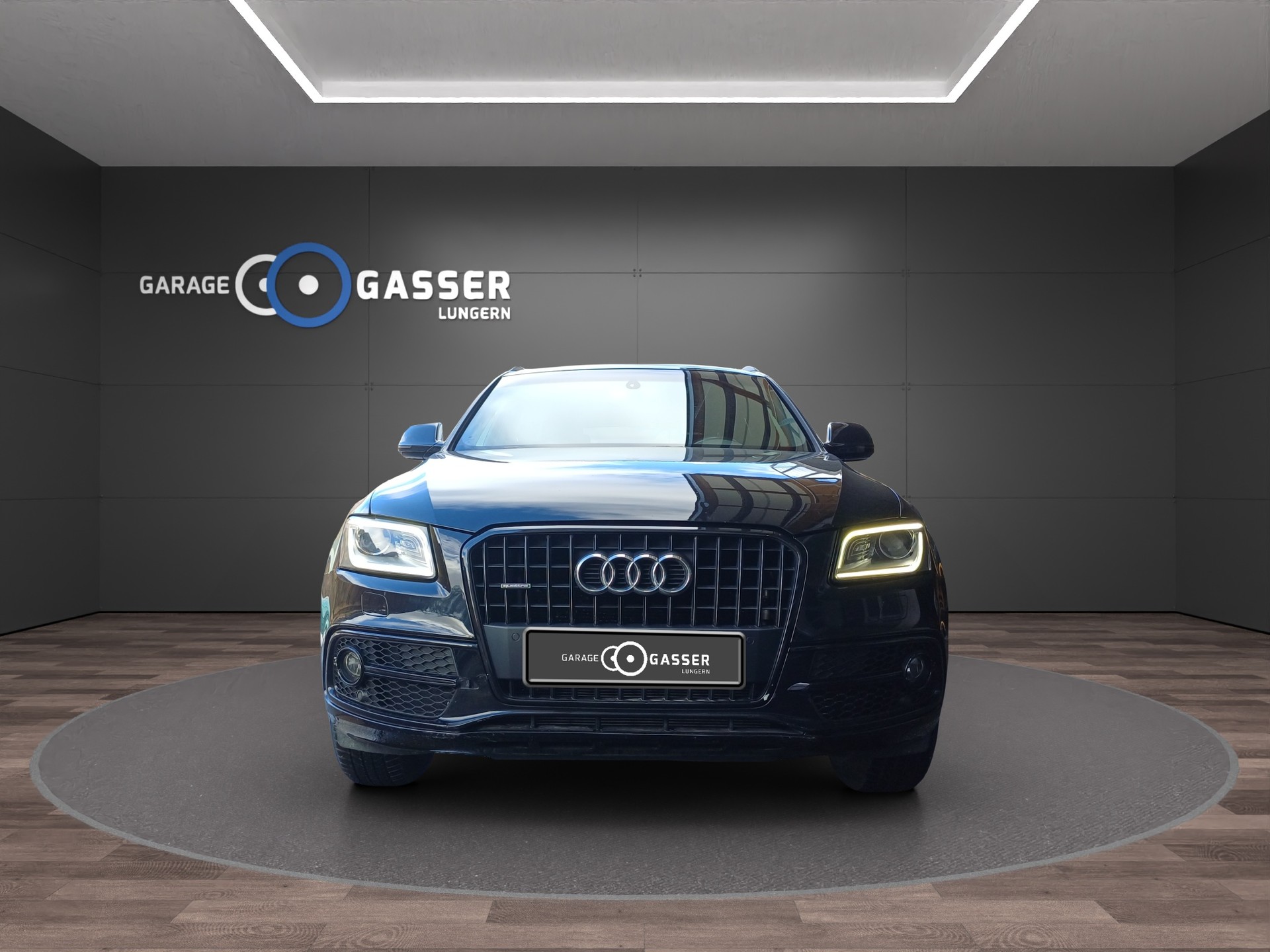 AUDI Q5 2.0 TDI quattro-image-1