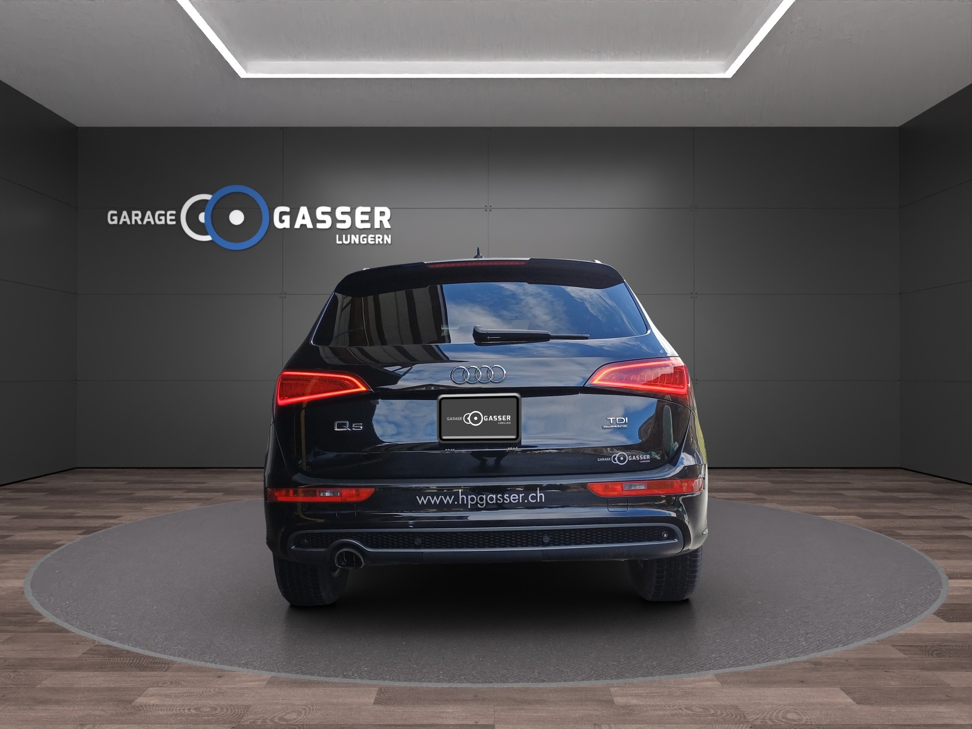 AUDI Q5 2.0 TDI quattro-image-5