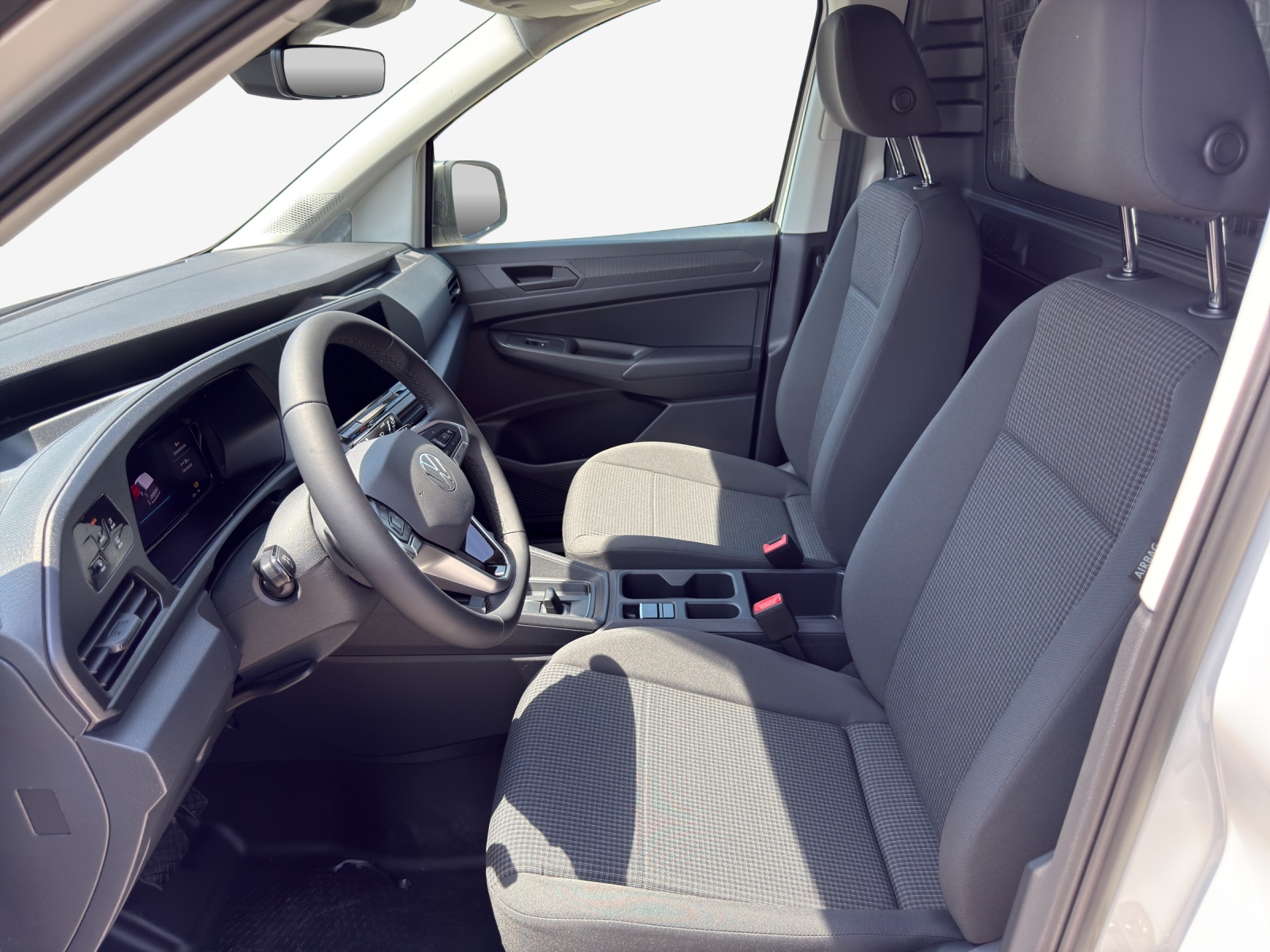 VW Caddy Cargo 1.5 TSI Plug in Hybrid DSG Maxi-image-7