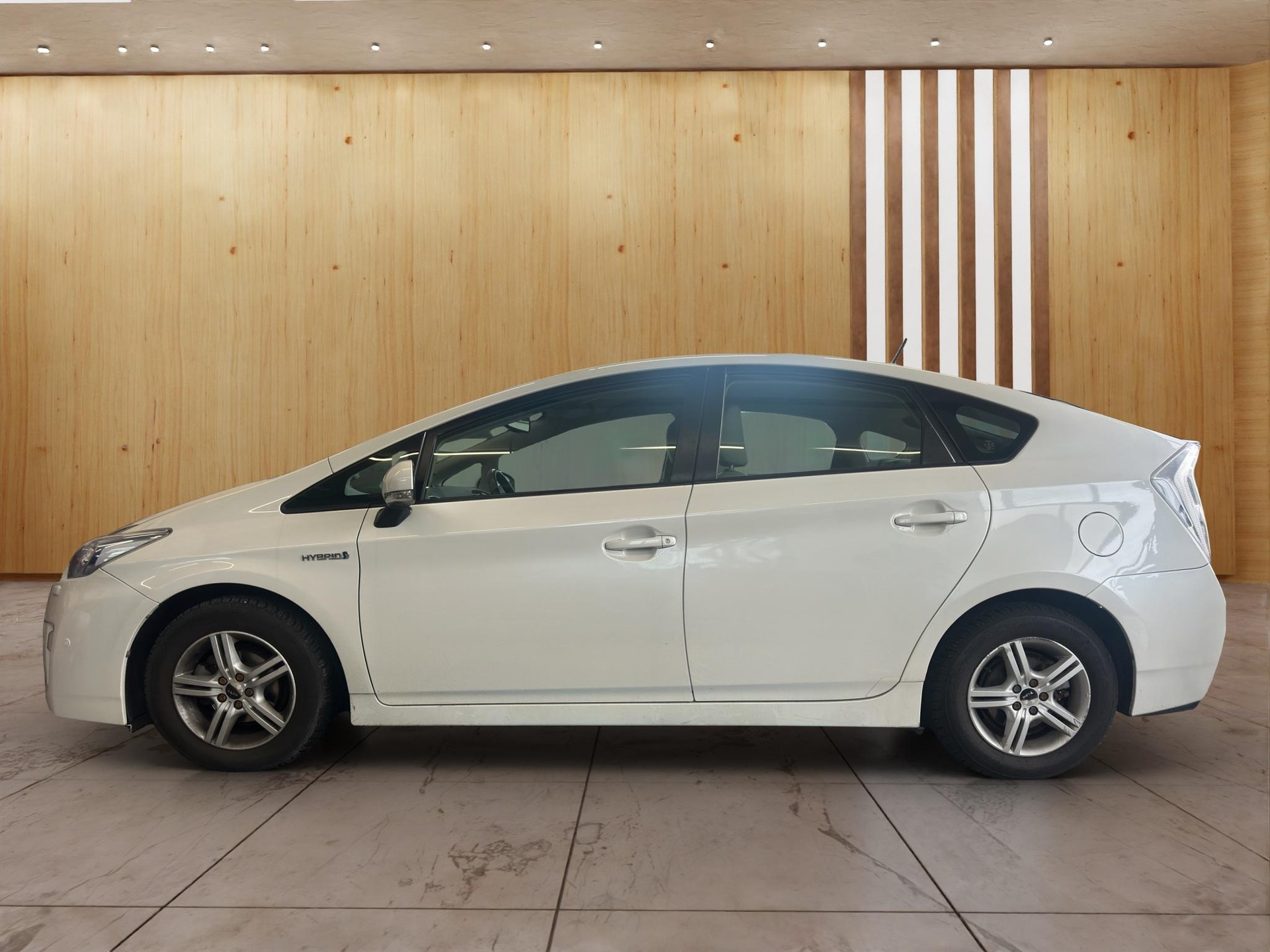 TOYOTA Prius 1.8 VVTi HSD S.Premium-showroom-element-3
