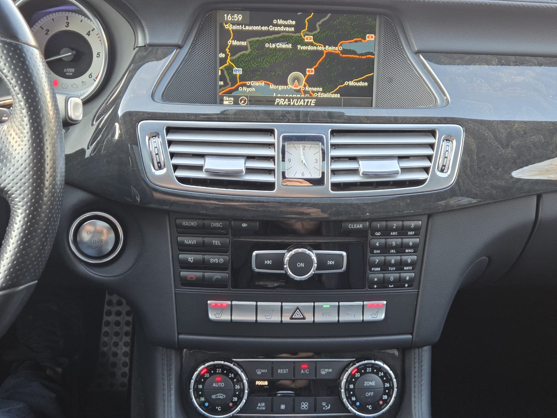 MERCEDES-BENZ CLS Shooting Brake 350 CDI 4Matic 7G-Tronic ** AHK 2100kg ** AMG Line **-image-7