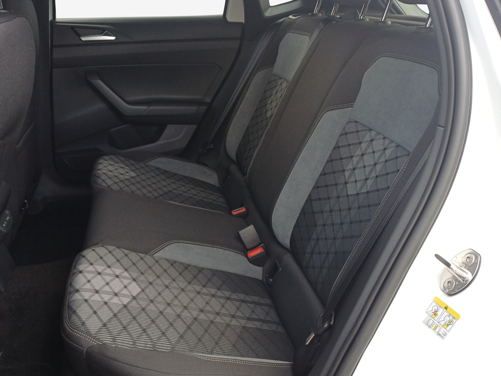 VW Polo 1.0 TSI R-Line DSG-image-11