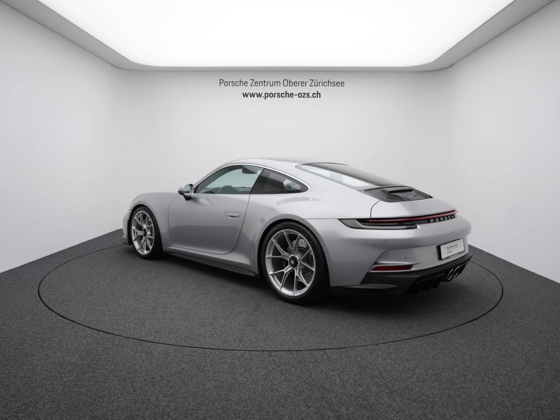 PORSCHE 911 GT3 mit Touring-Paket-image-2