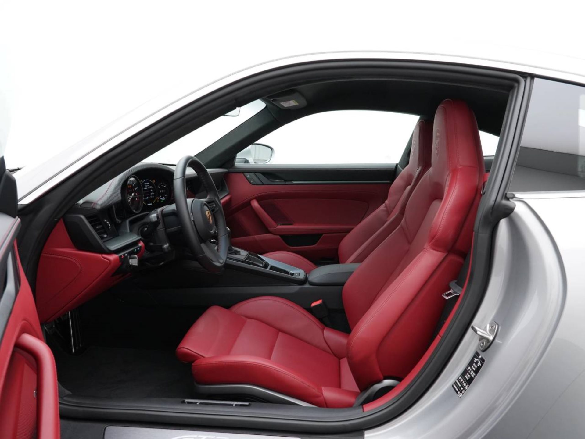PORSCHE 911 GT3 mit Touring-Paket-image-4