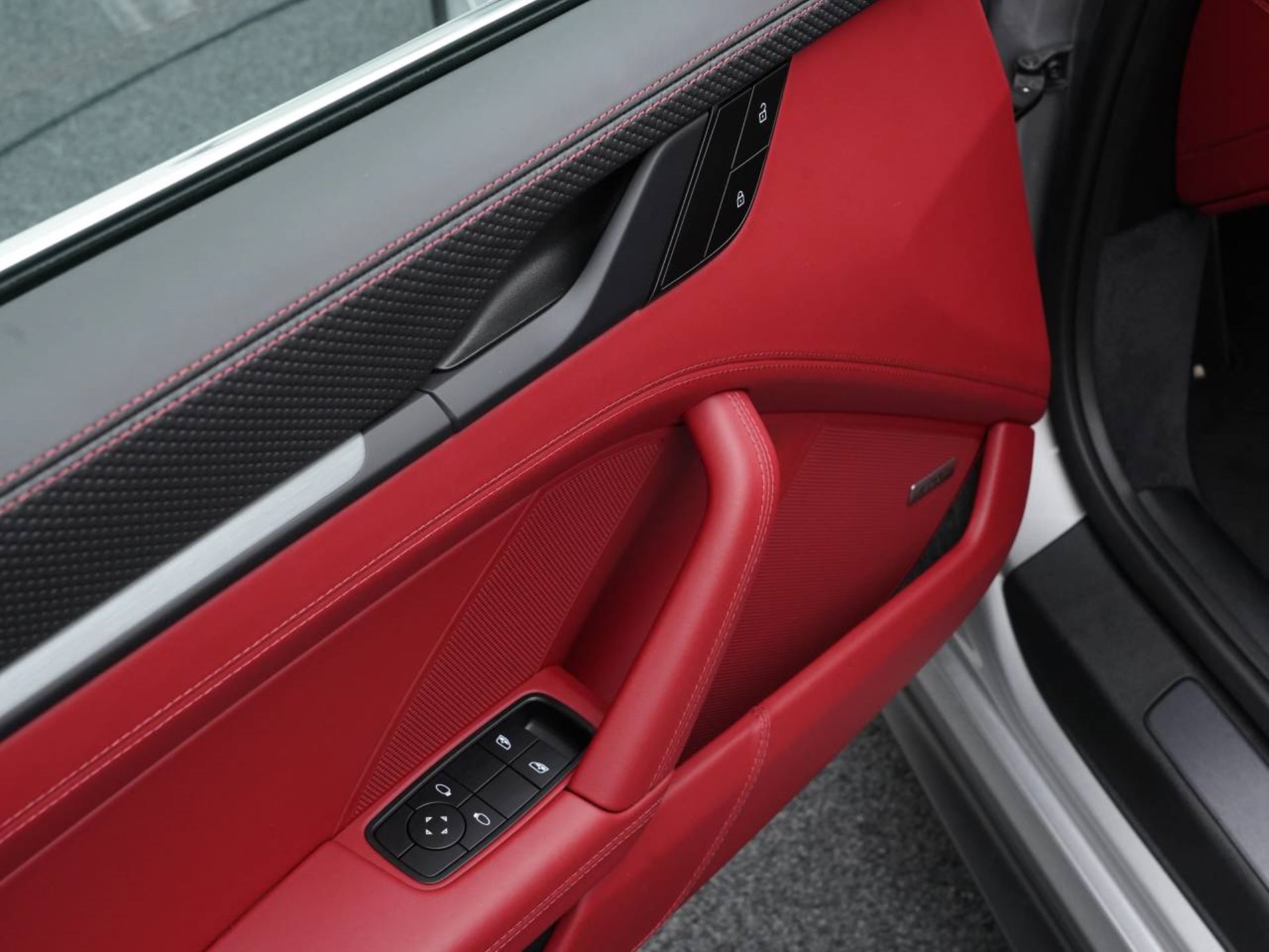 PORSCHE 911 GT3 mit Touring-Paket-image-21