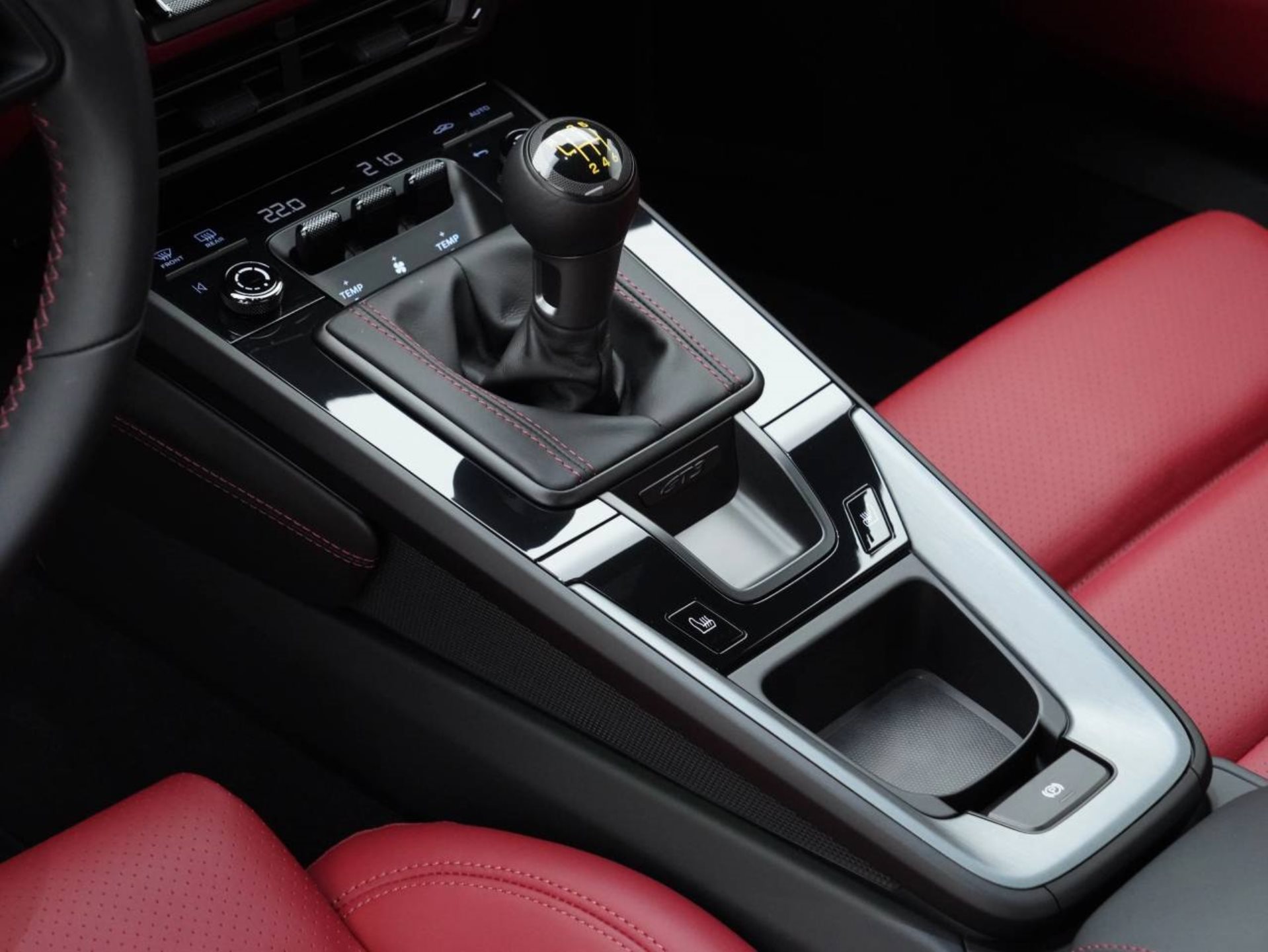 PORSCHE 911 GT3 mit Touring-Paket-image-18