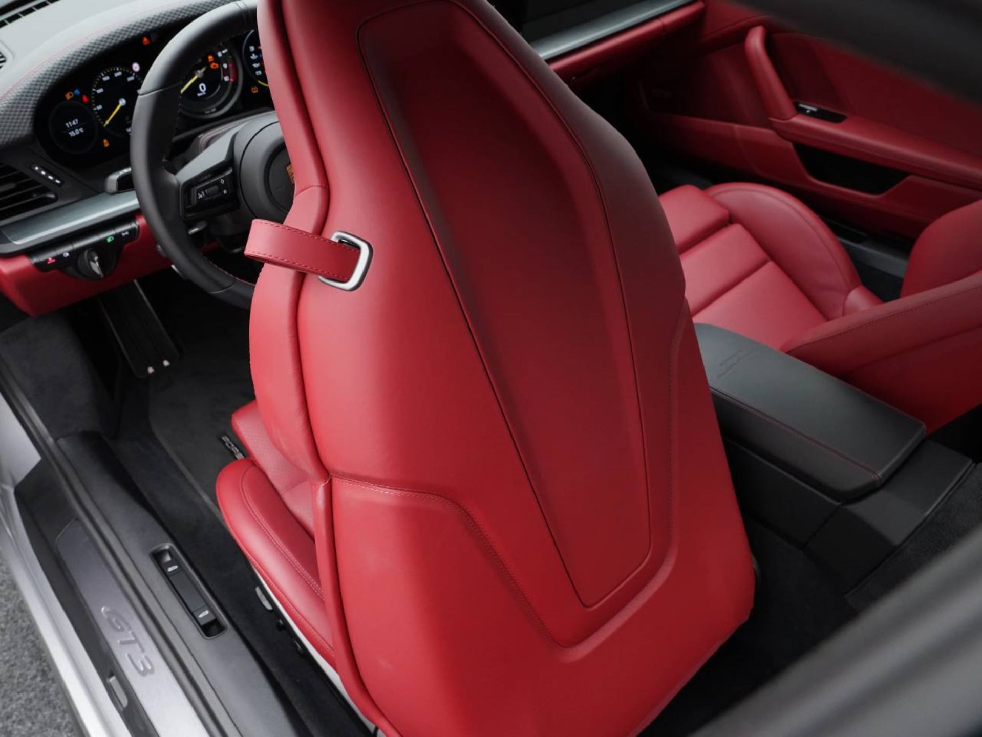 PORSCHE 911 GT3 mit Touring-Paket-image-27