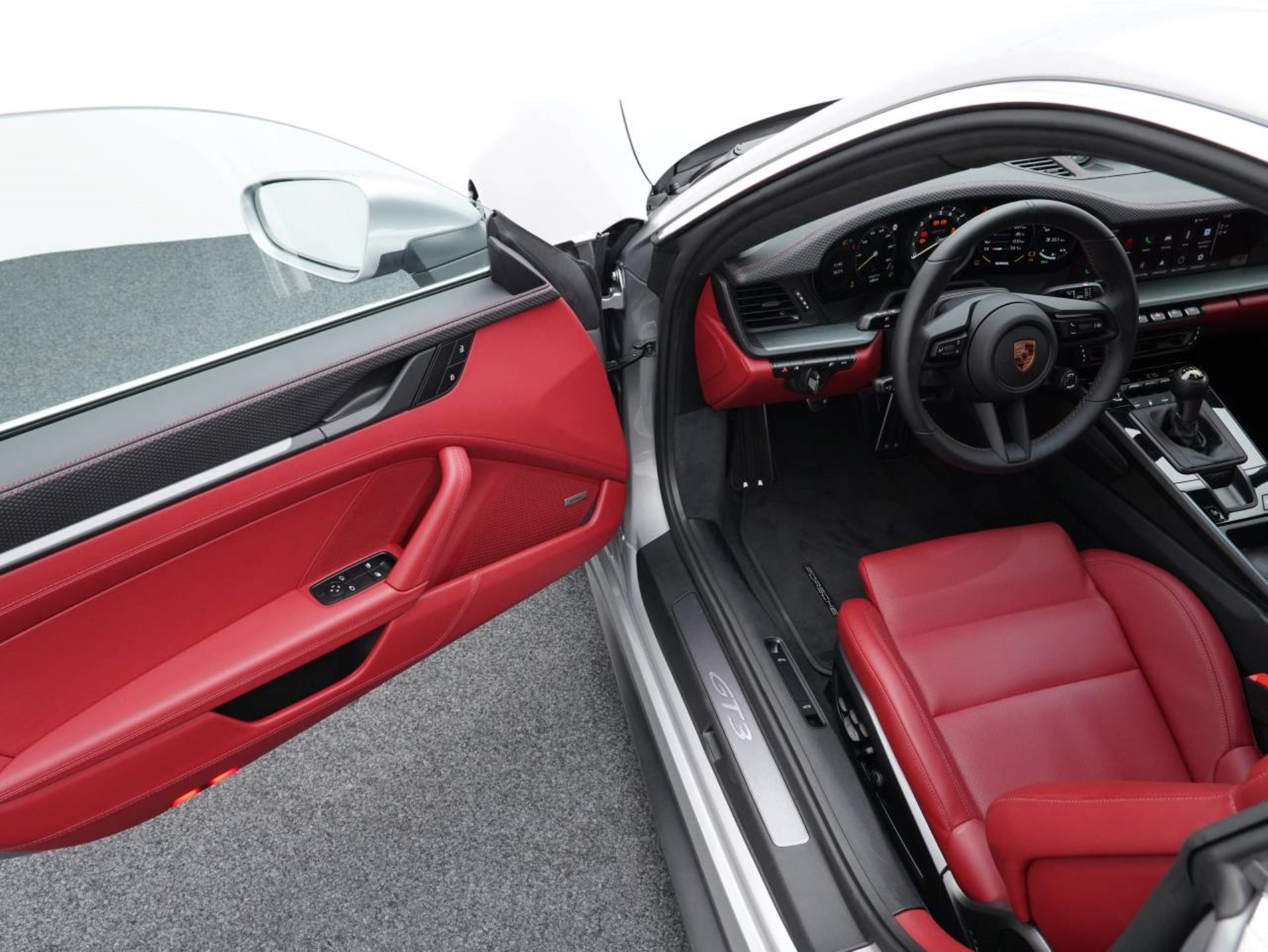 PORSCHE 911 GT3 mit Touring-Paket-image-3