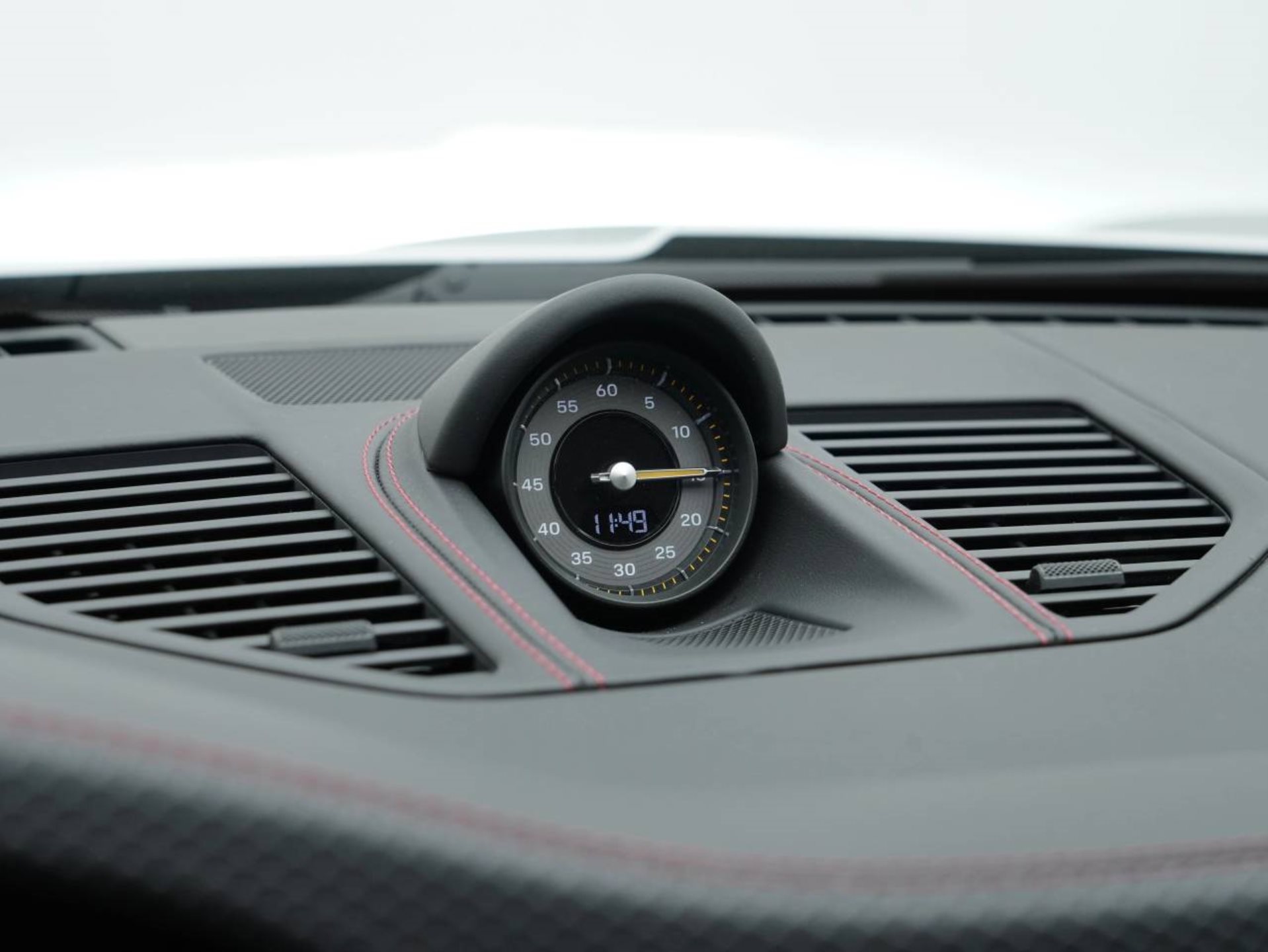 PORSCHE 911 GT3 mit Touring-Paket-image-31
