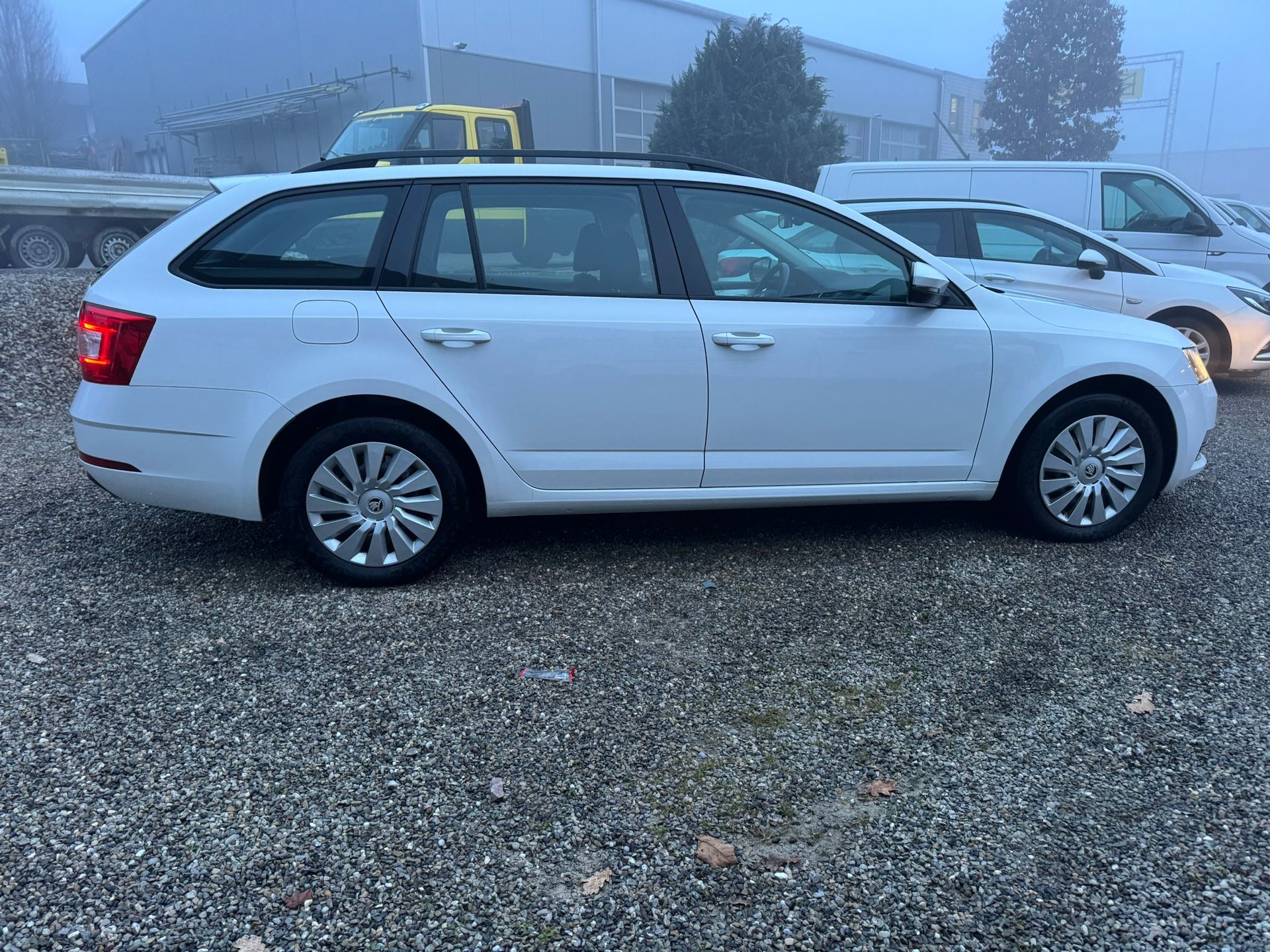 SKODA Octavia Combi 2.0 TDI Ambition 4x4 DSG-image-4