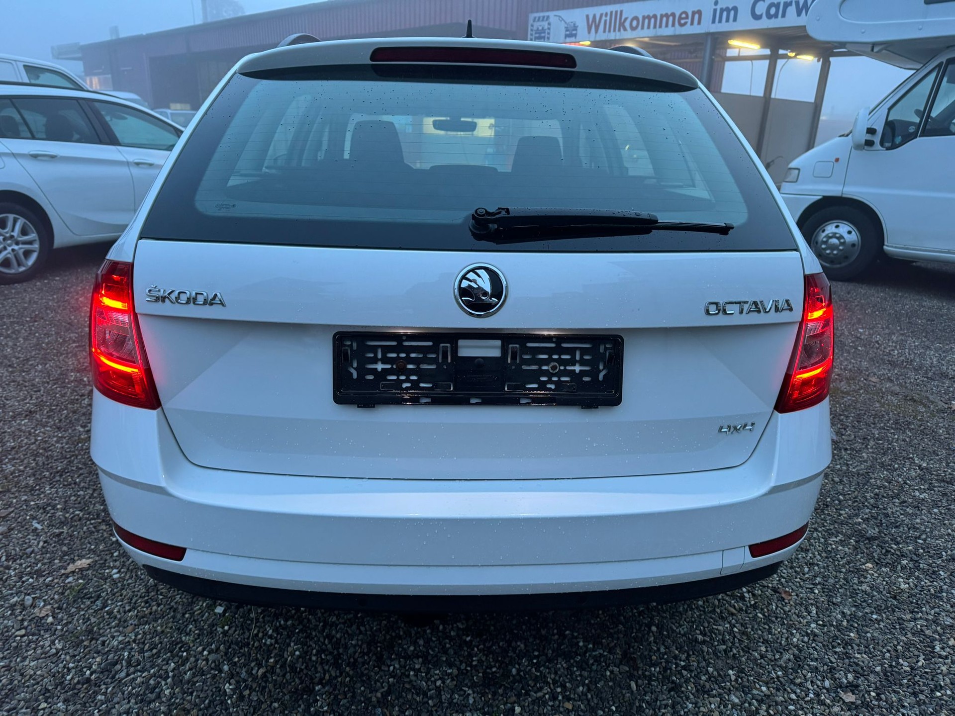 SKODA Octavia Combi 2.0 TDI Ambition 4x4 DSG-image-6