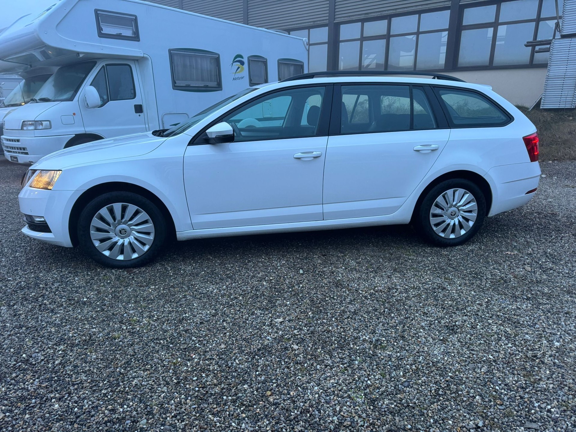 SKODA Octavia Combi 2.0 TDI Ambition 4x4 DSG-image-3