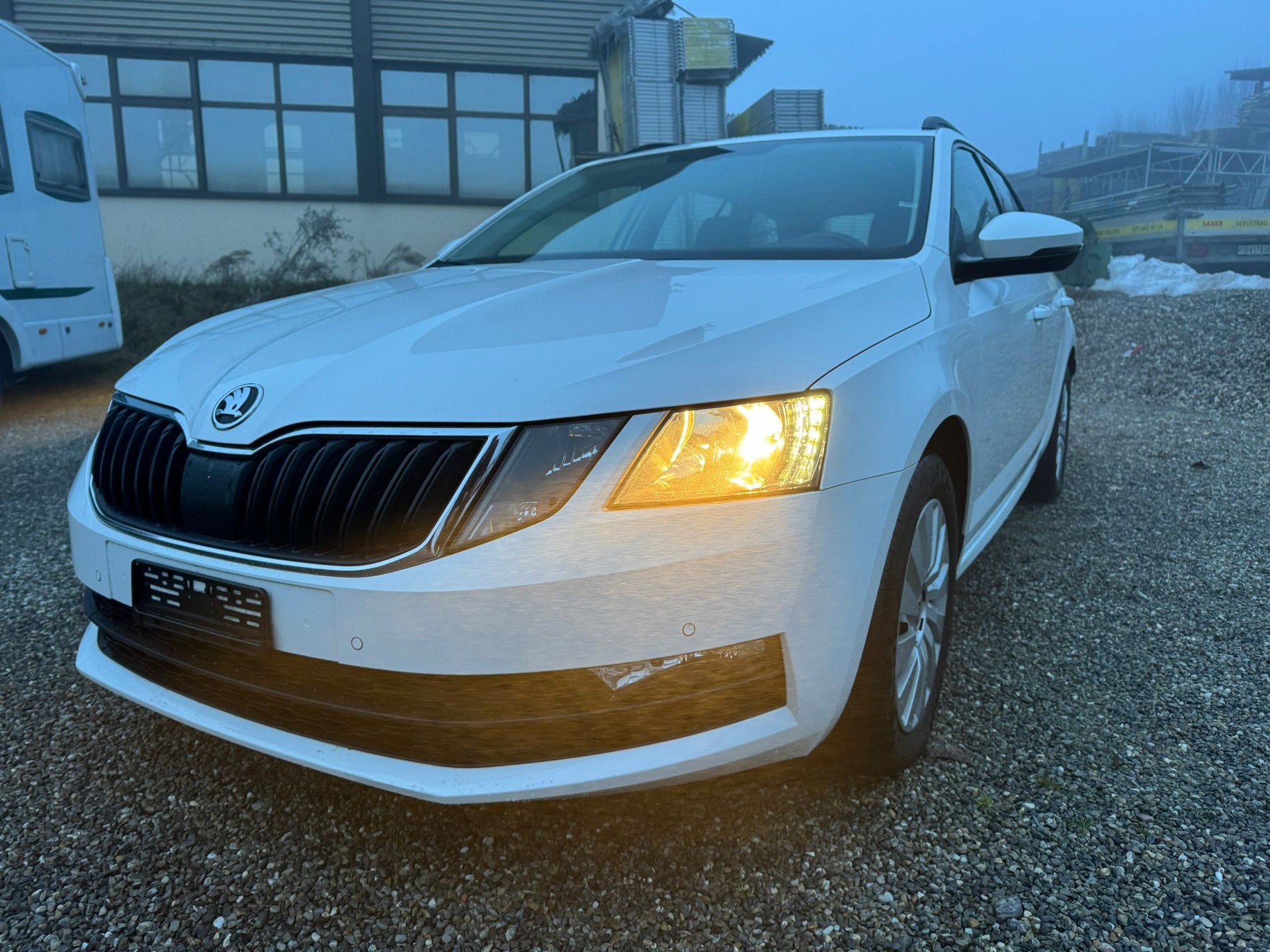 SKODA Octavia Combi 2.0 TDI Ambition 4x4 DSG-image-0