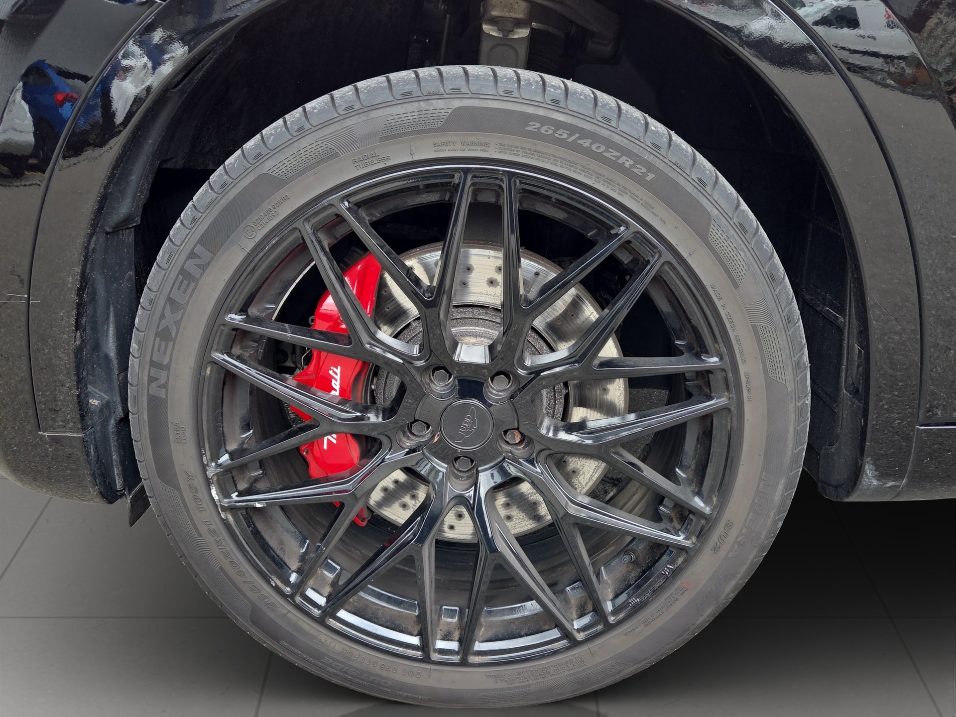 MASERATI LEVANTE 3.0 V6 S GranSport-image-14