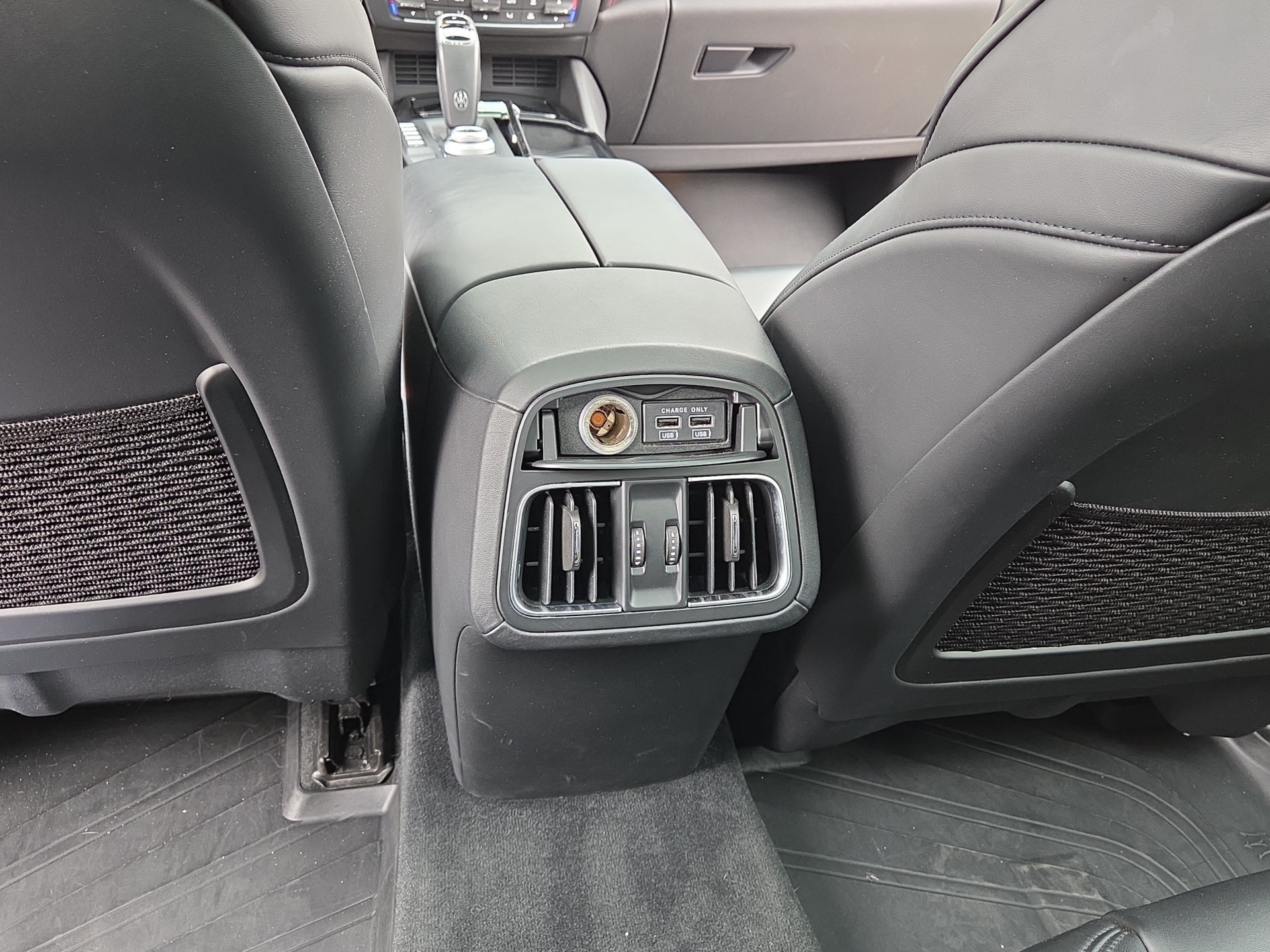 MASERATI LEVANTE 3.0 V6 S GranSport-image-15