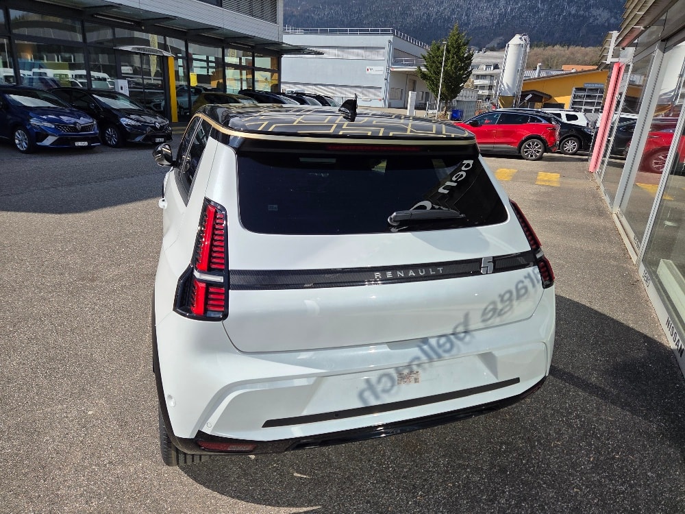RENAULT R5 E-Tech Comfort Range 52 kWh Iconic Five-image-3