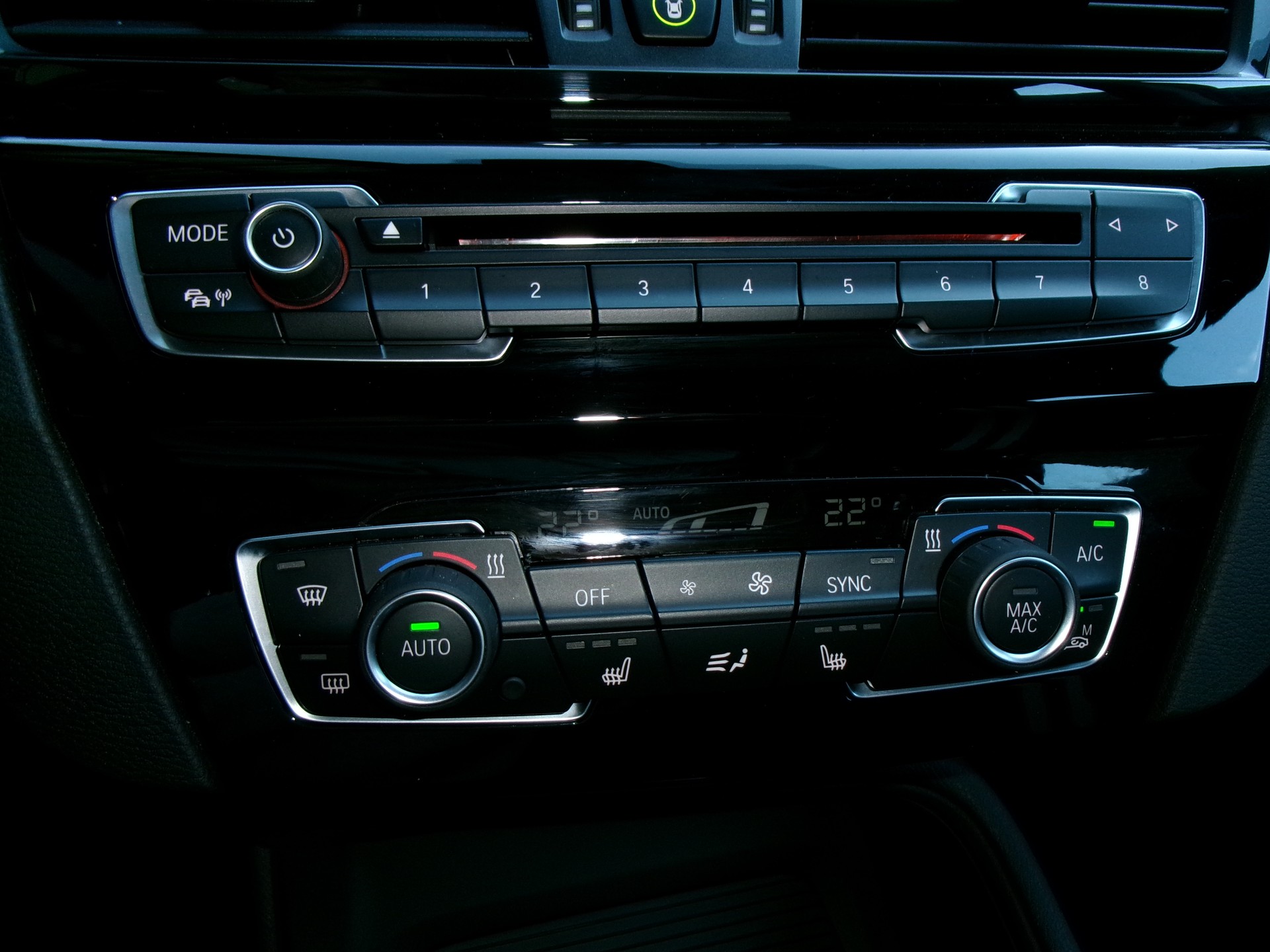 BMW X1 xDrive 18d Travel Edition Steptronic-image-10