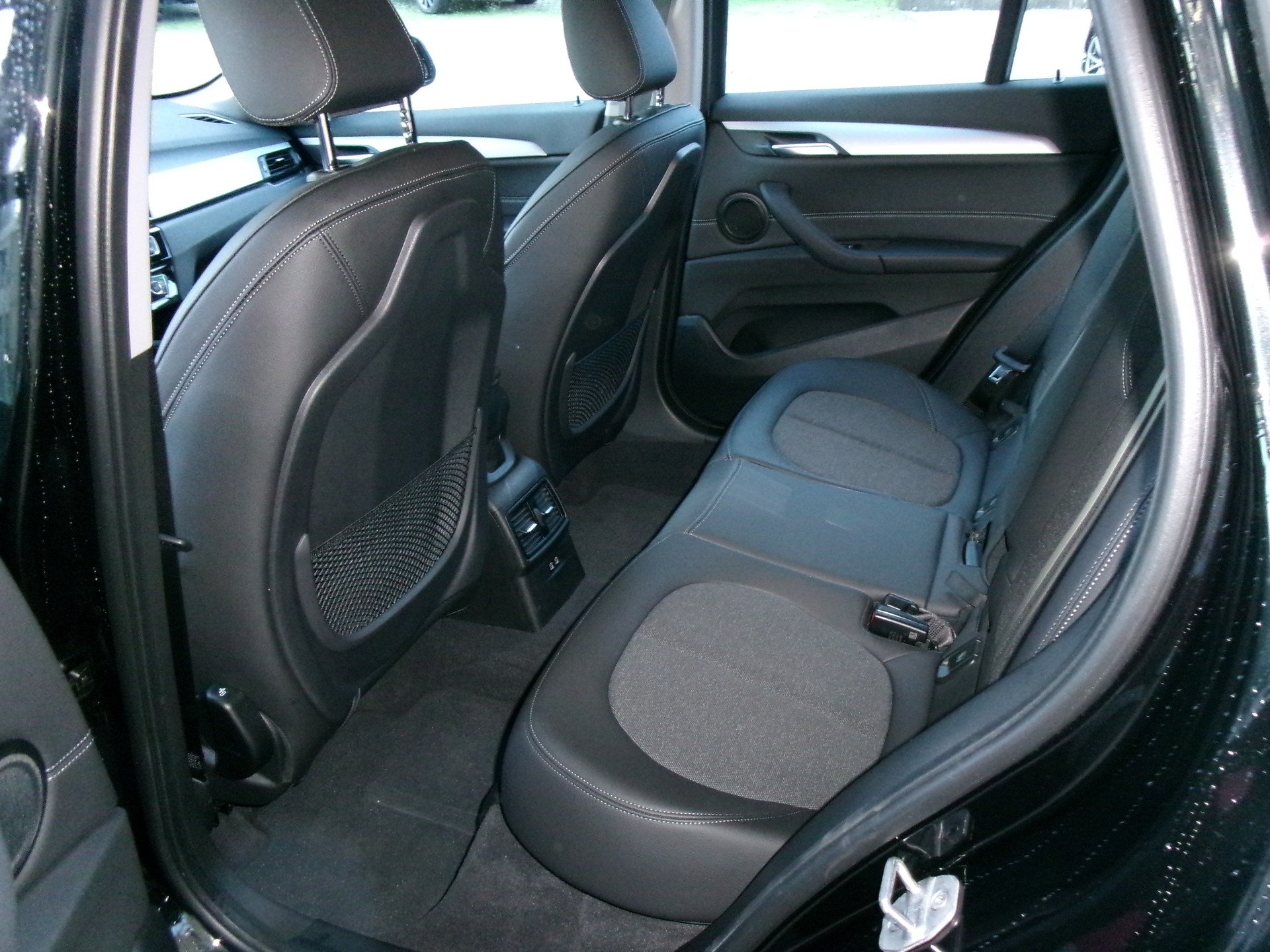 BMW X1 xDrive 18d Travel Edition Steptronic-image-4